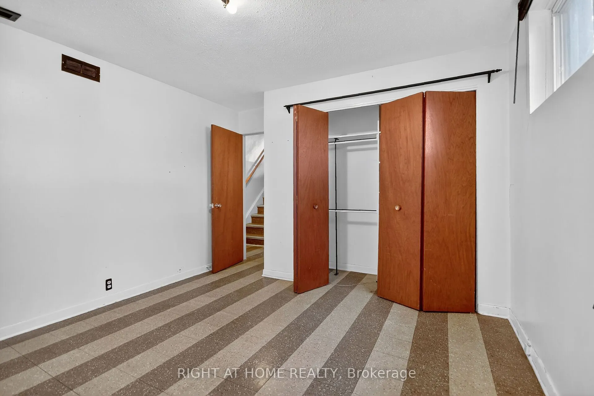6 Higwood Drive