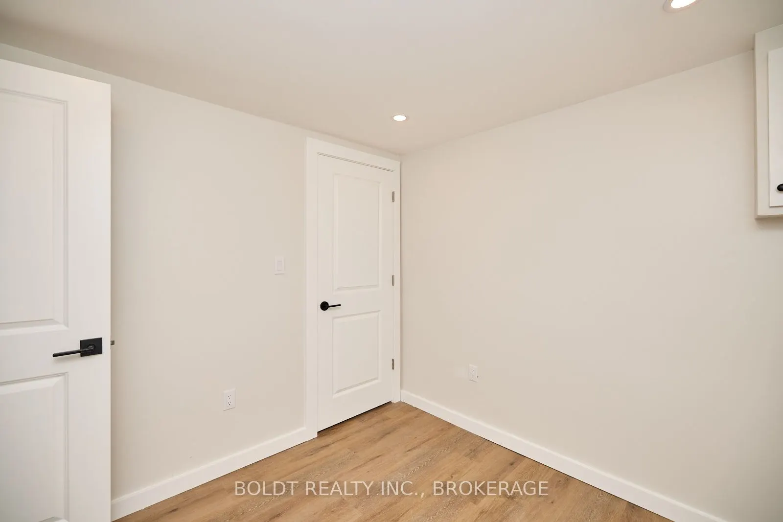 3305 Nineteenth Street