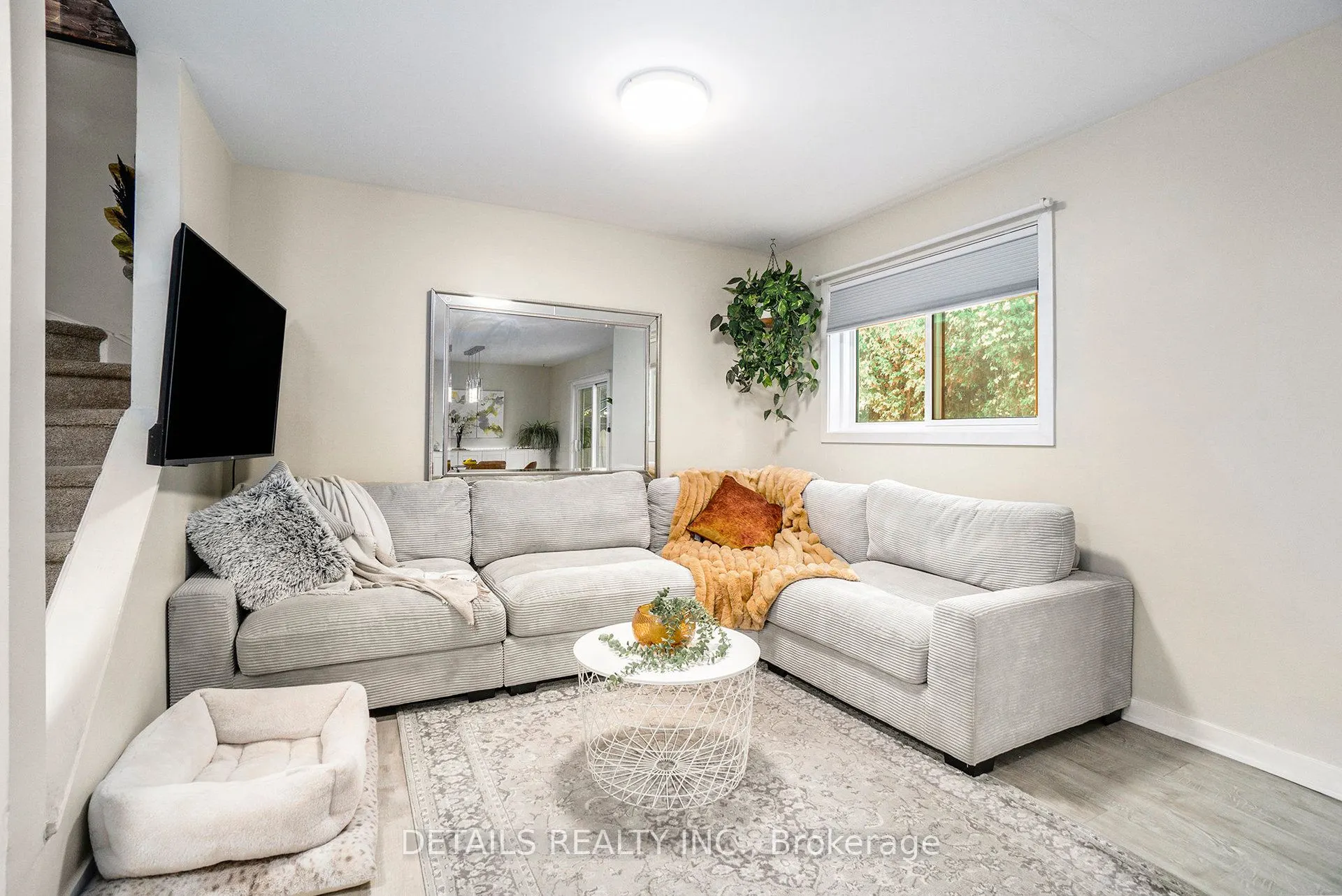 13 Willowview Way