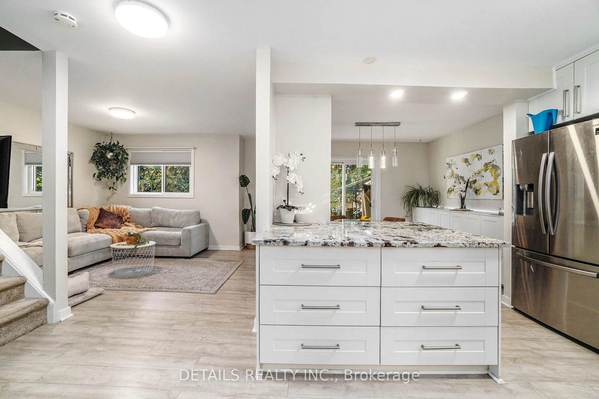 13 Willowview Way