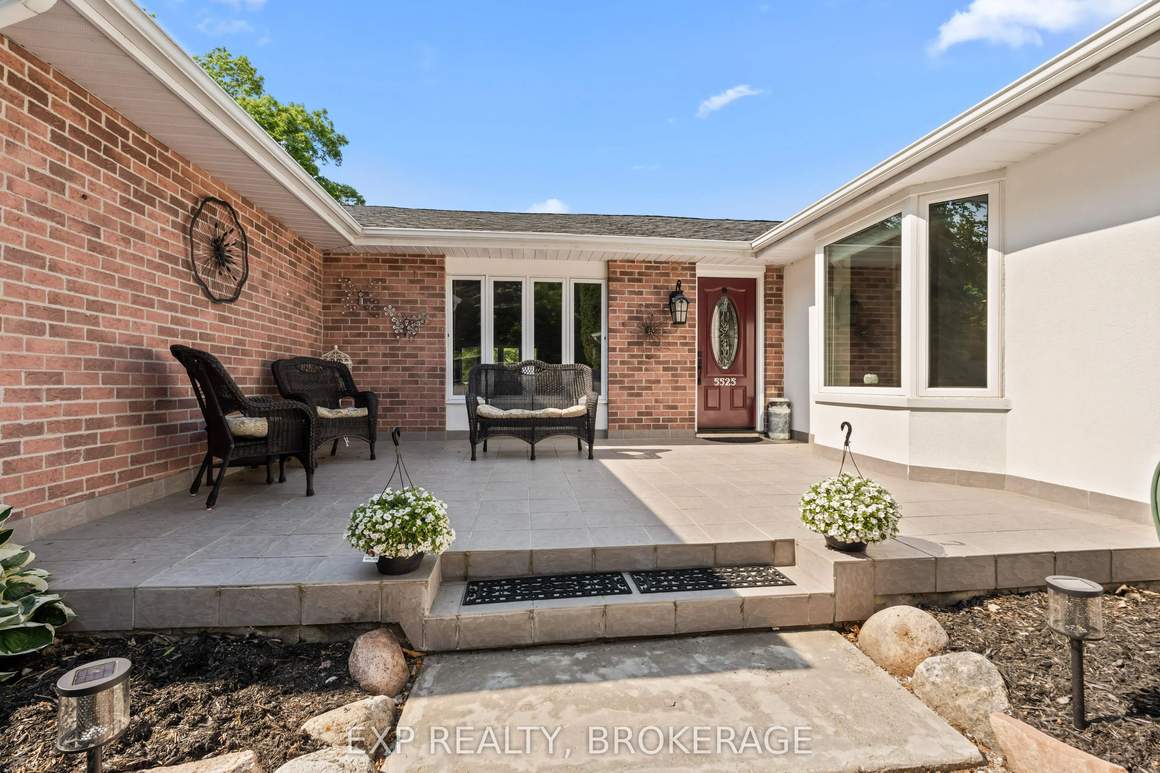 5525 RIDEAU Road
