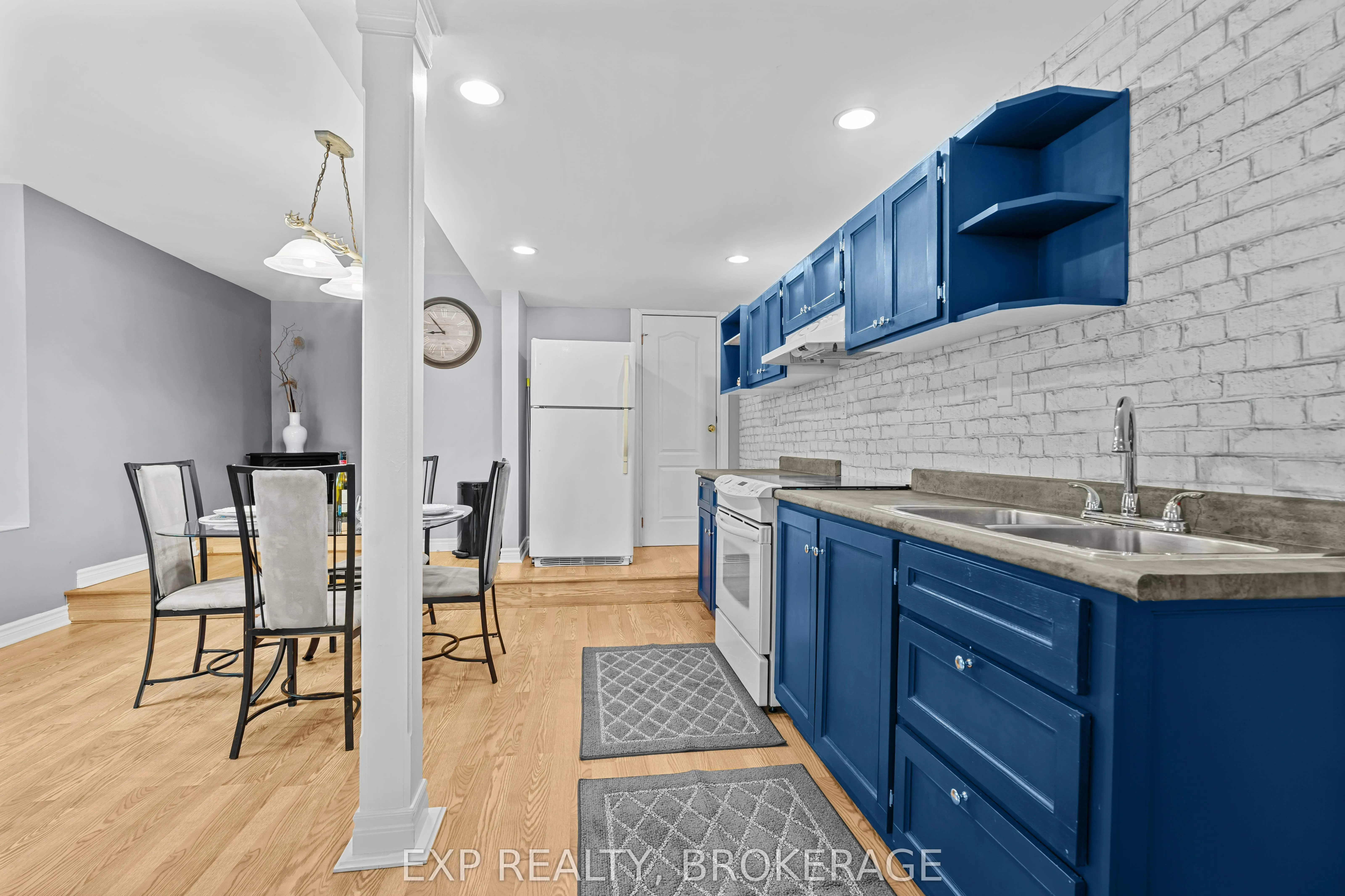 5525 RIDEAU Road