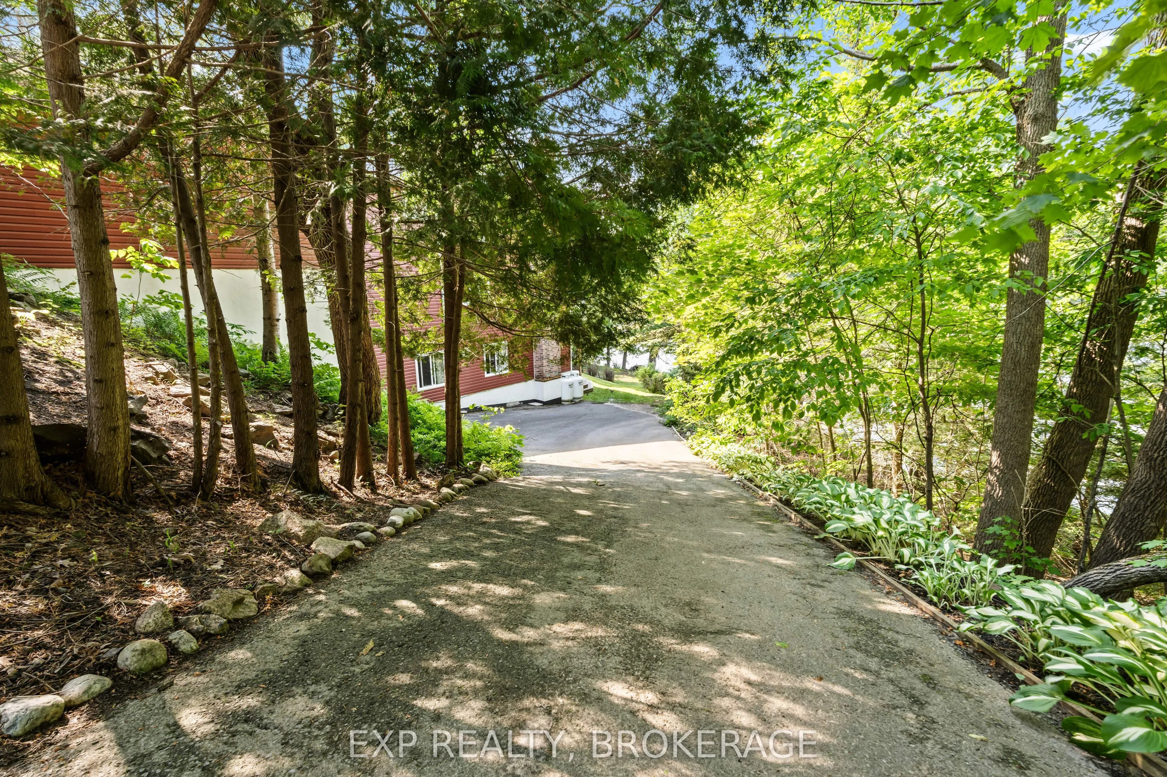 5525 RIDEAU Road