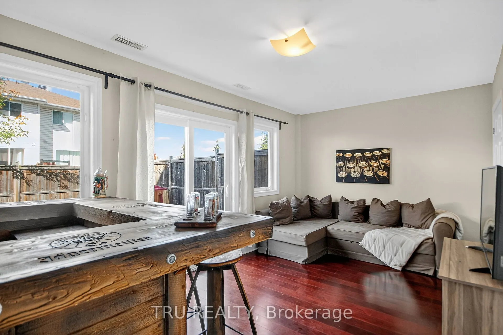 2642 Palings Private