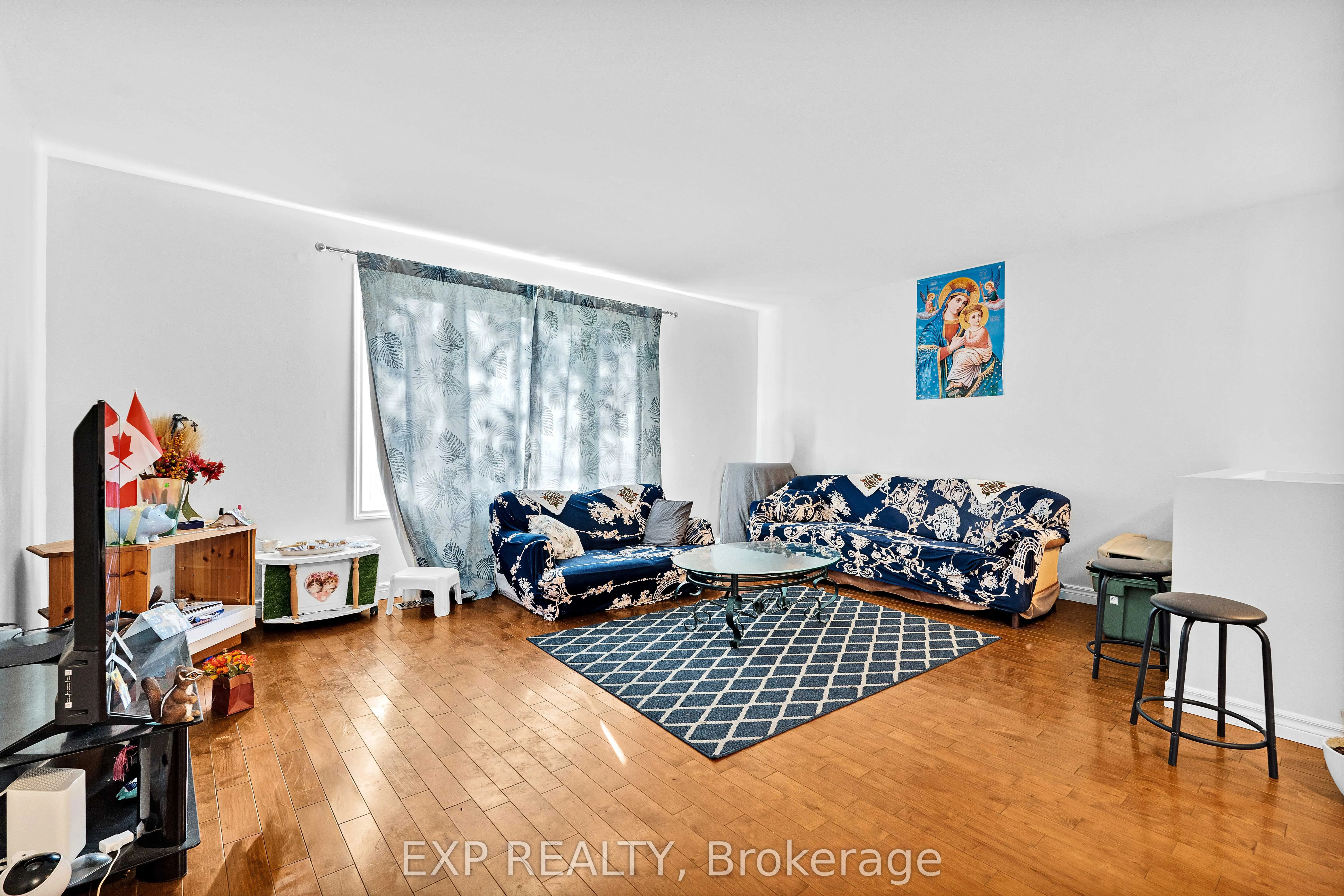 41 Alma Street N