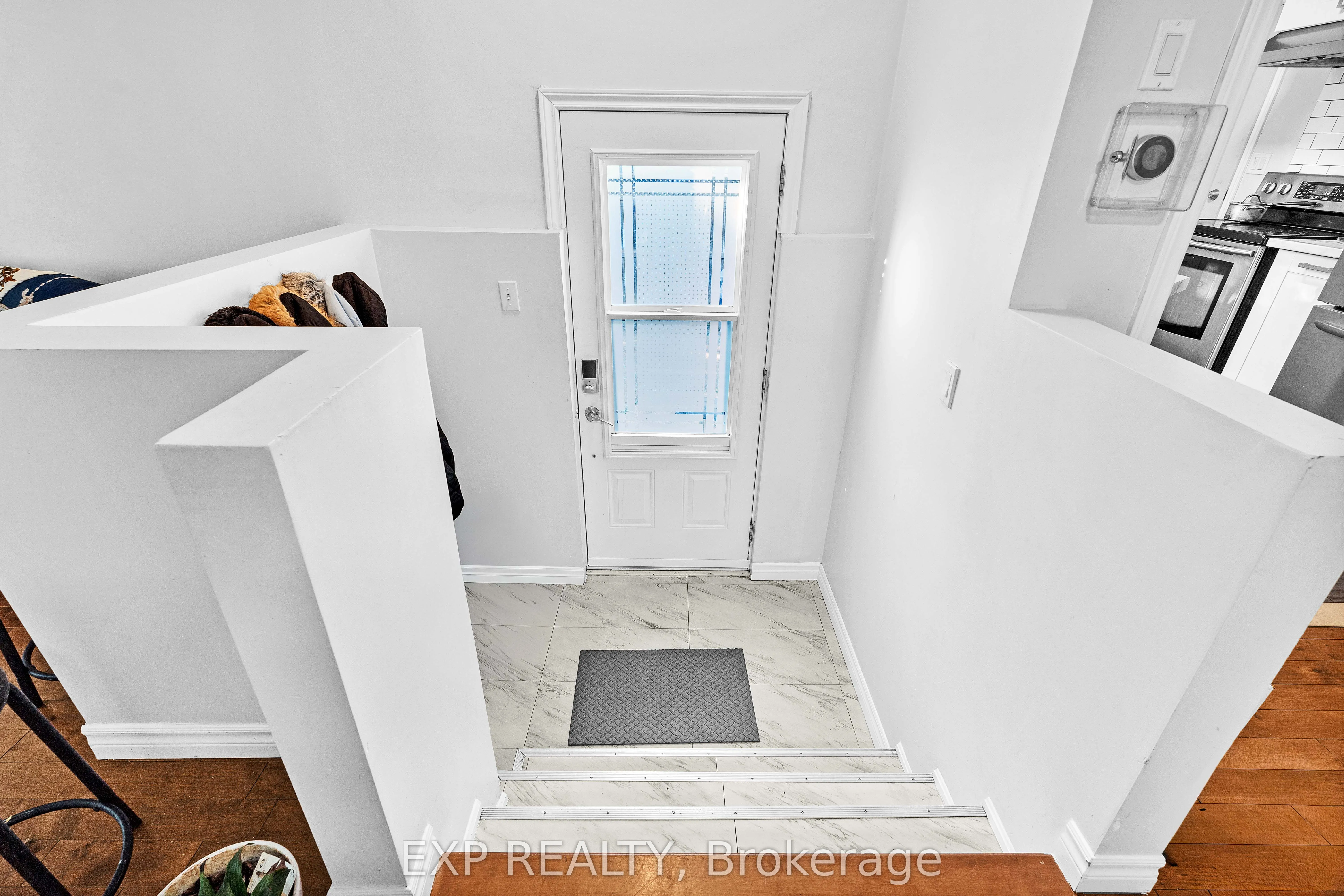 41 Alma Street N