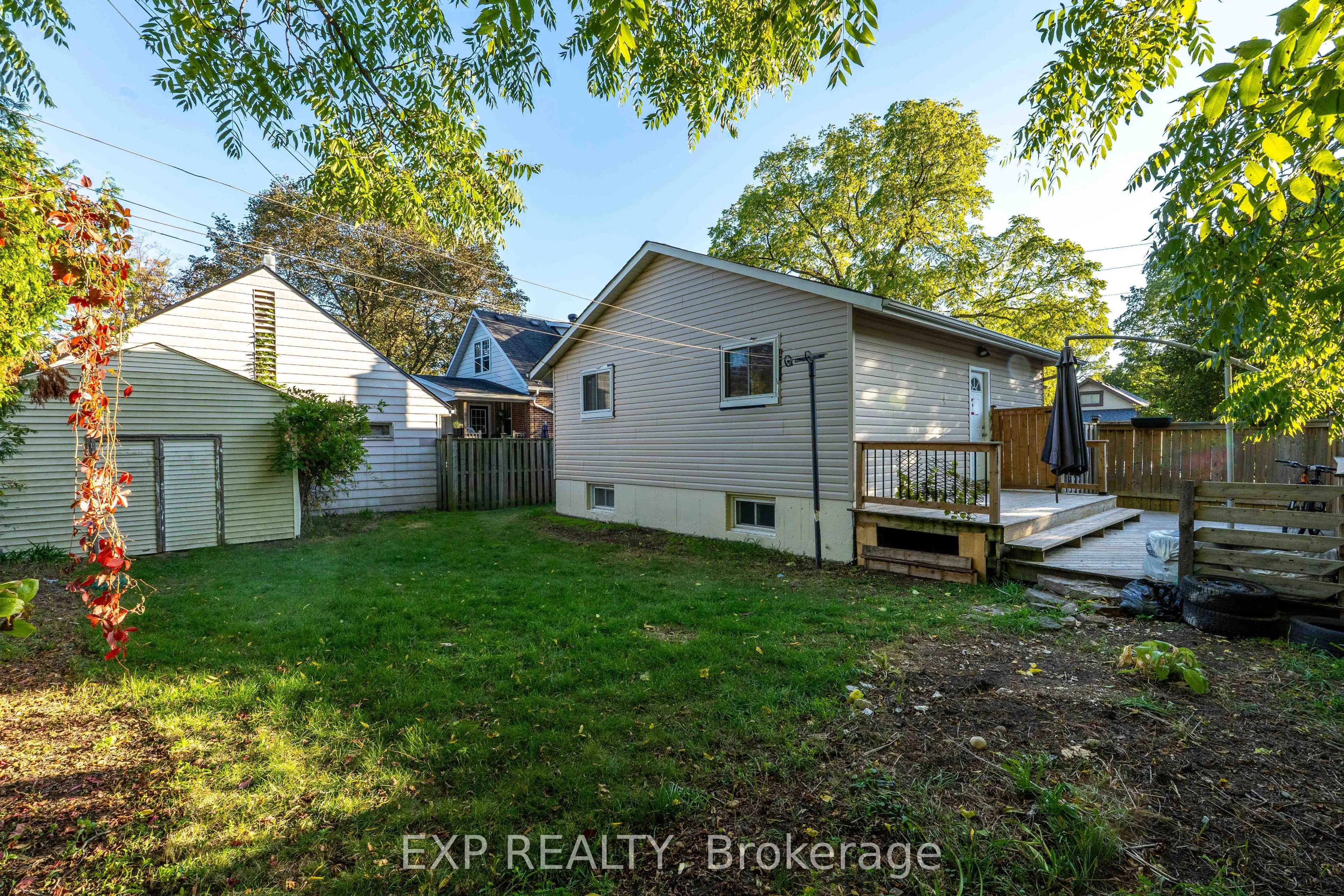 41 Alma Street N
