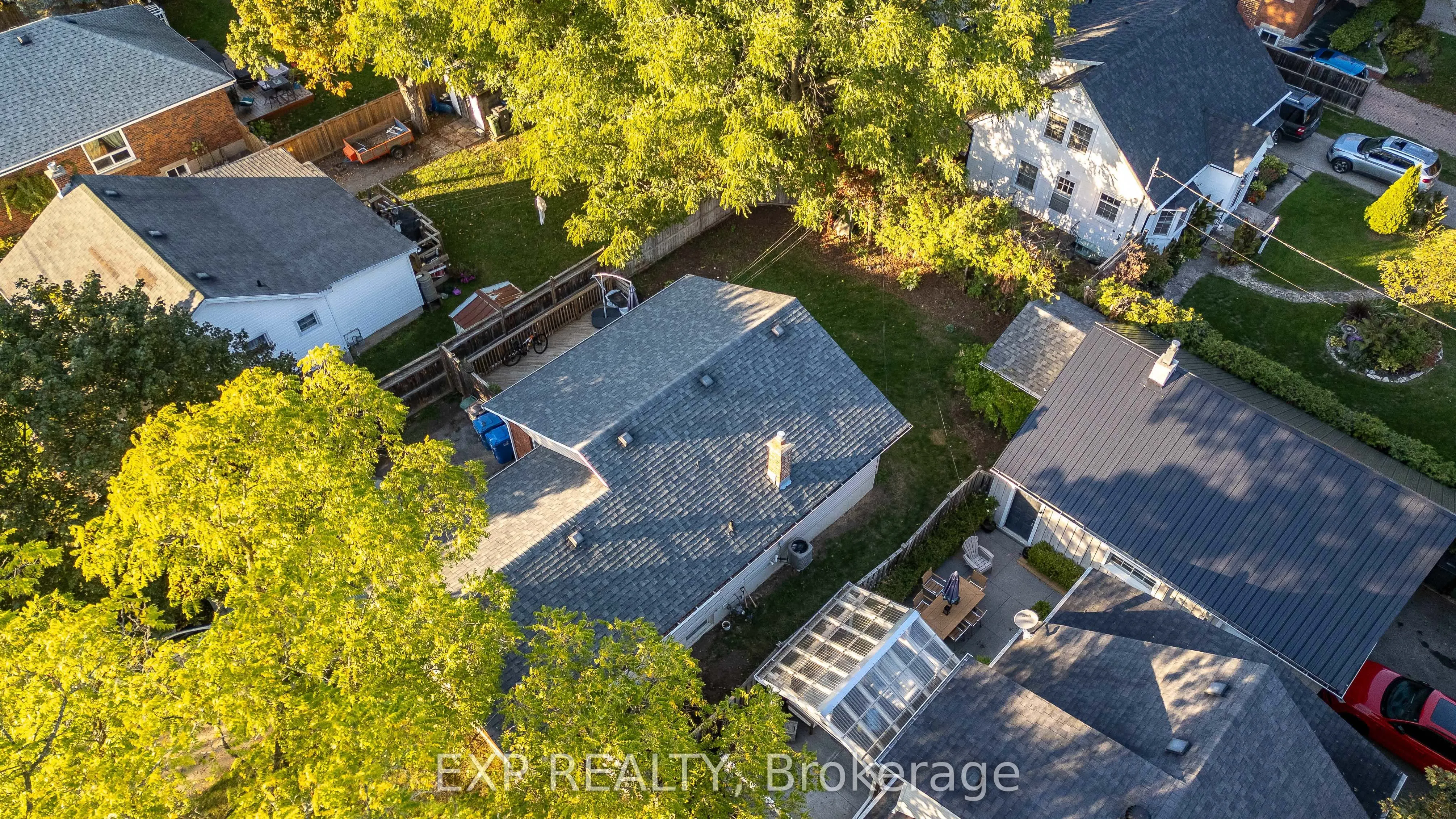 41 Alma Street N