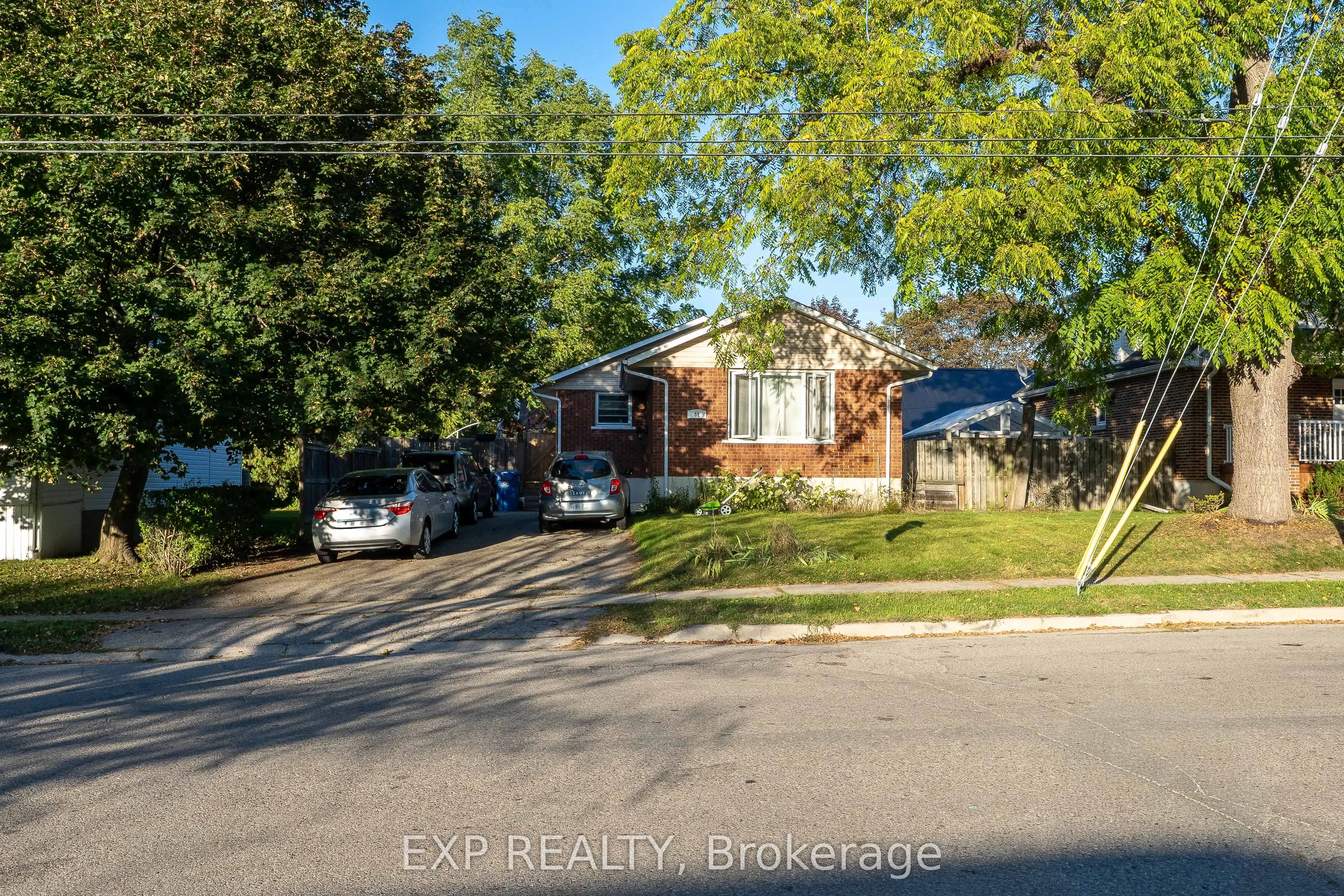 41 Alma Street N