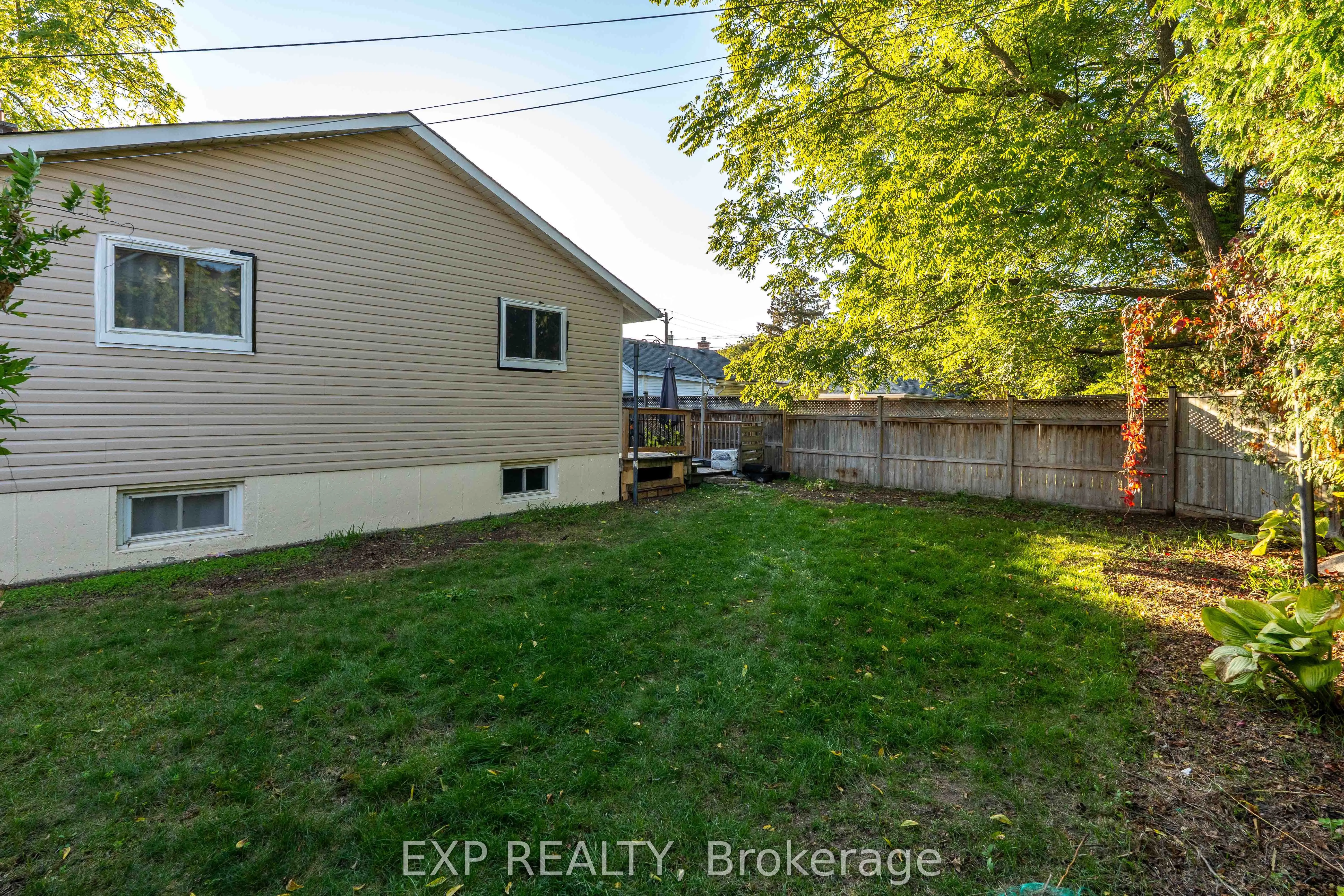 41 Alma Street N