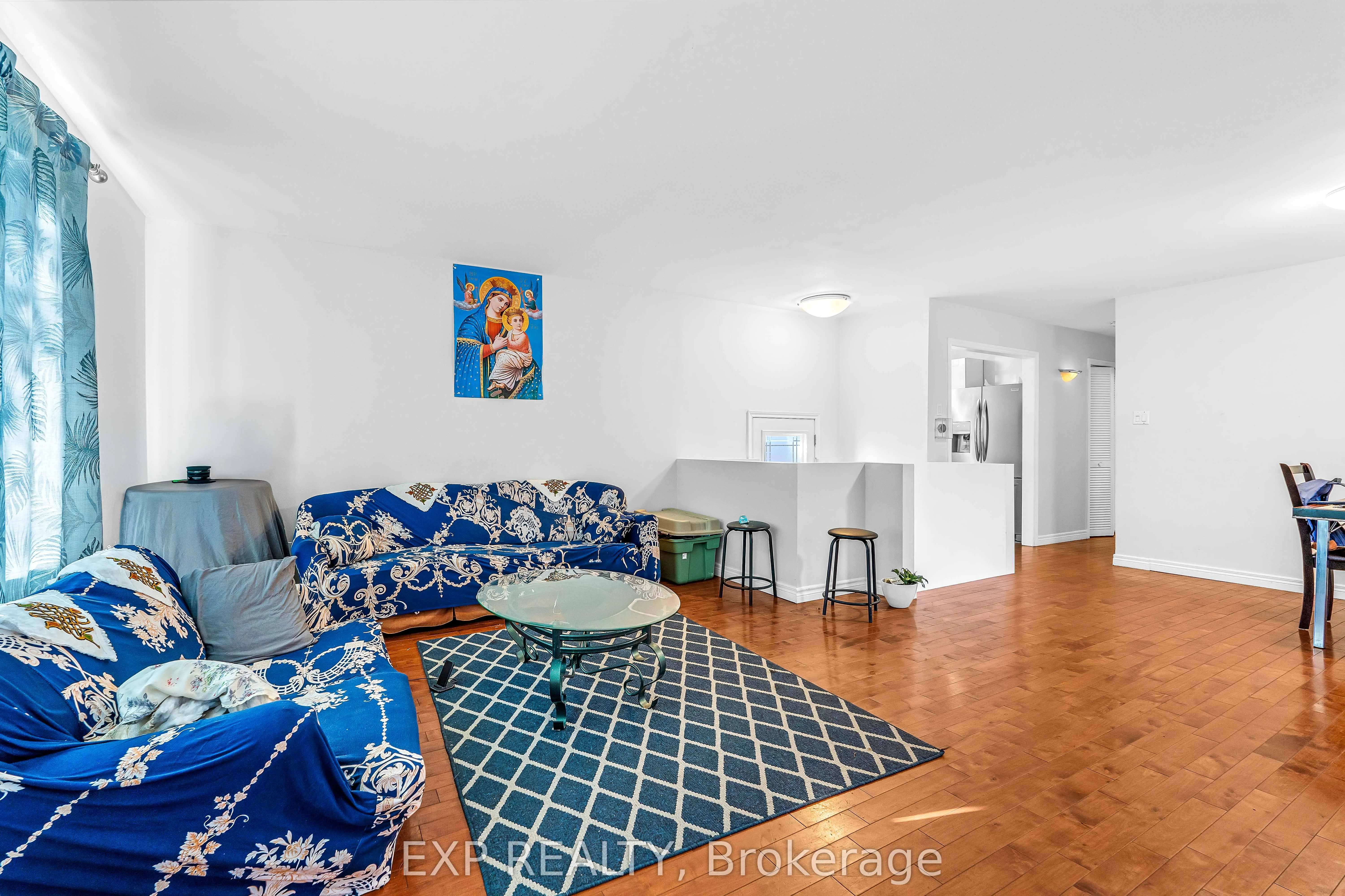 41 Alma Street N