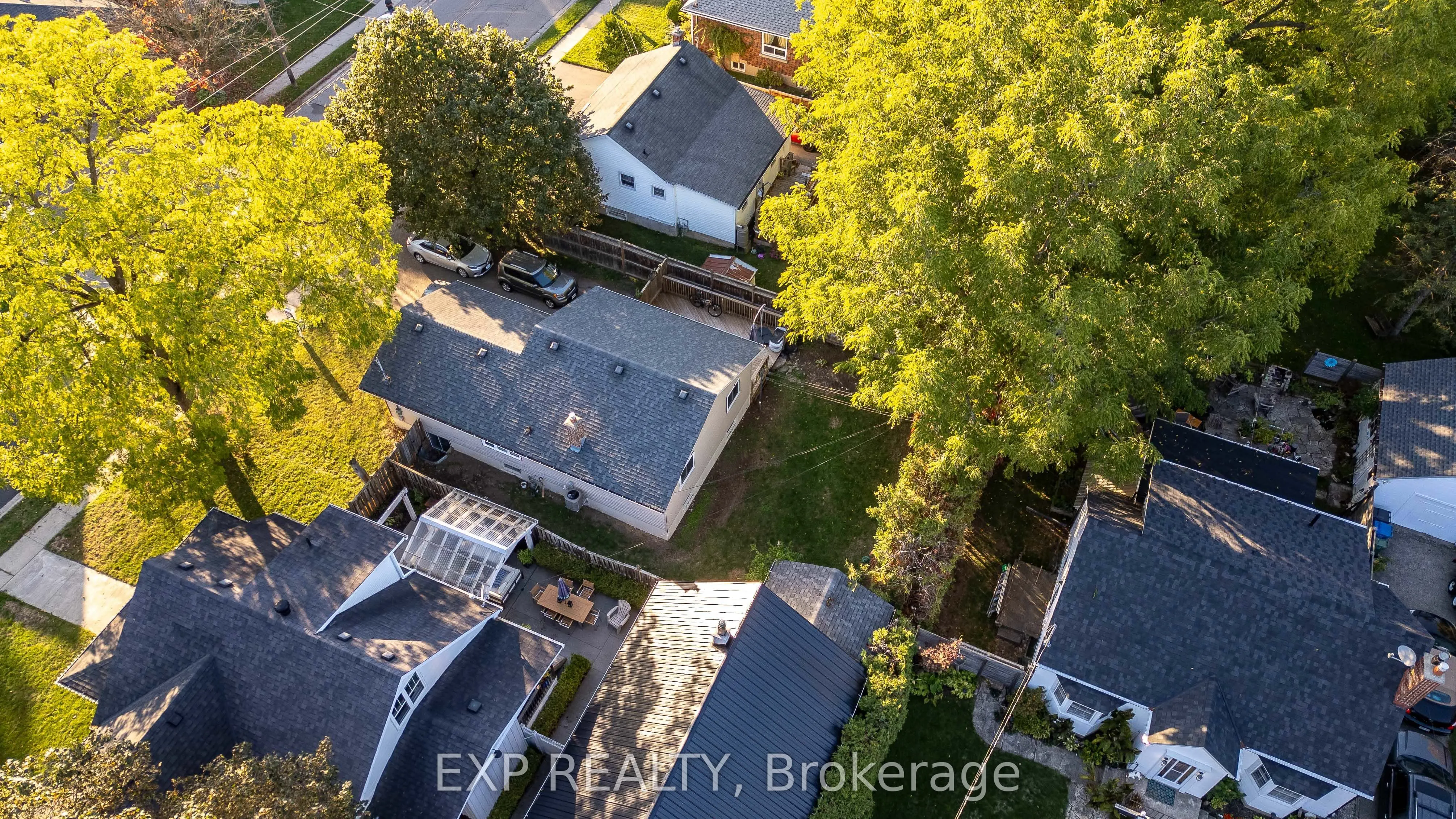 41 Alma Street N