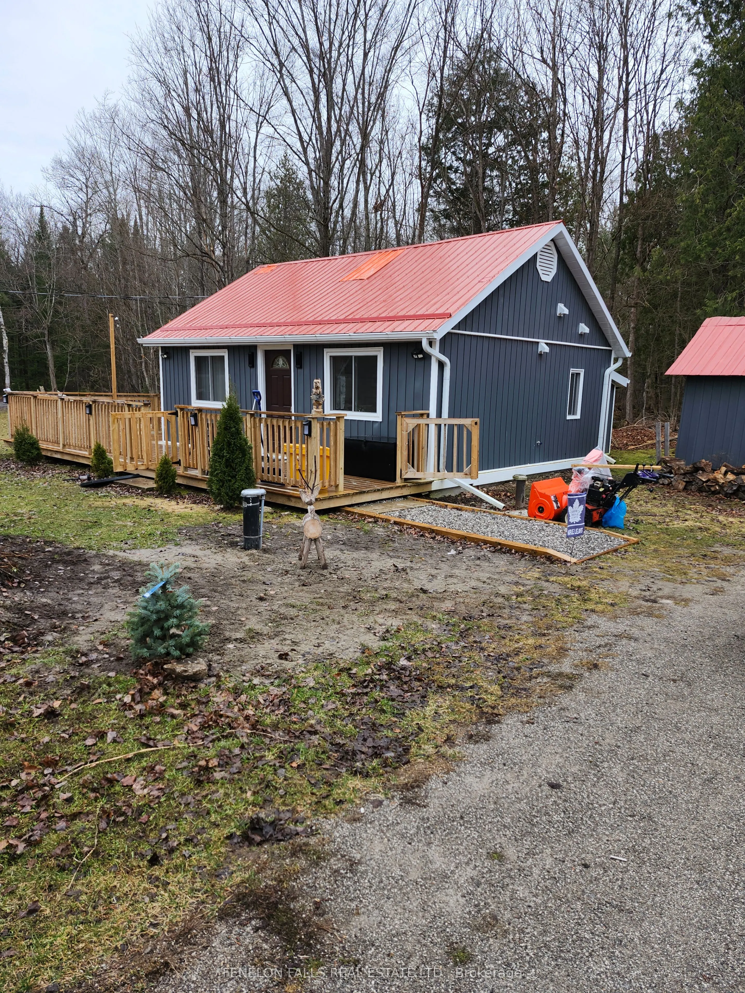 1699 County Road 121 N