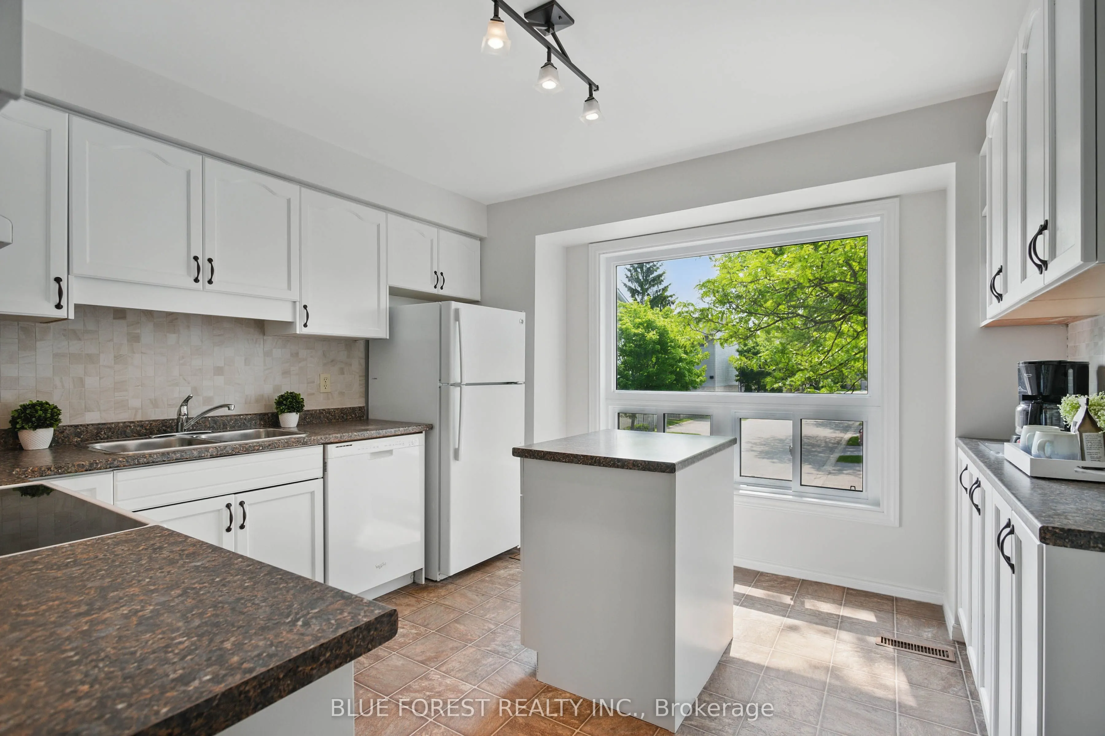 1990 Wavell Street, #82