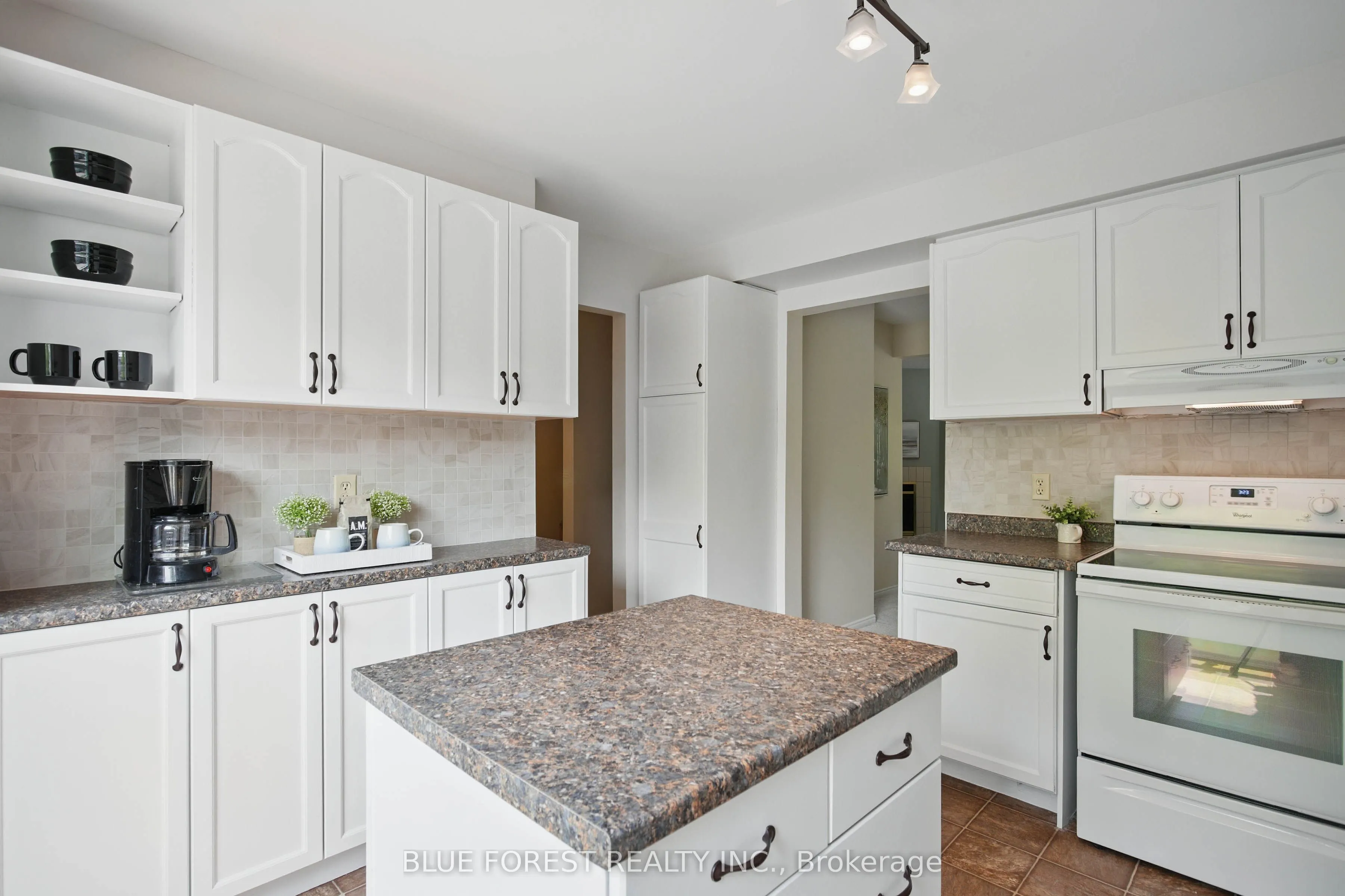 1990 Wavell Street, #82
