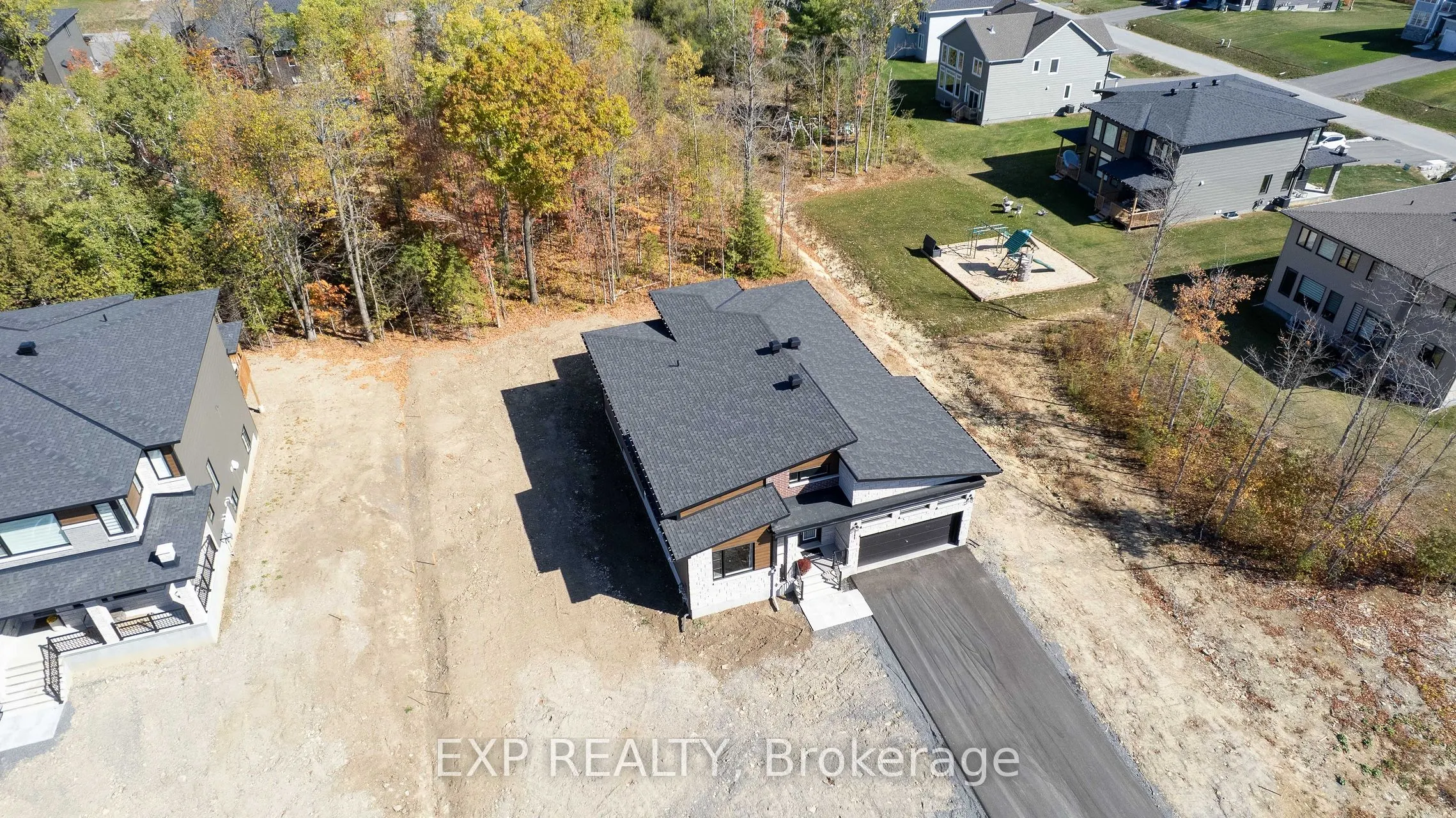 111 Frank Fisher Crescent