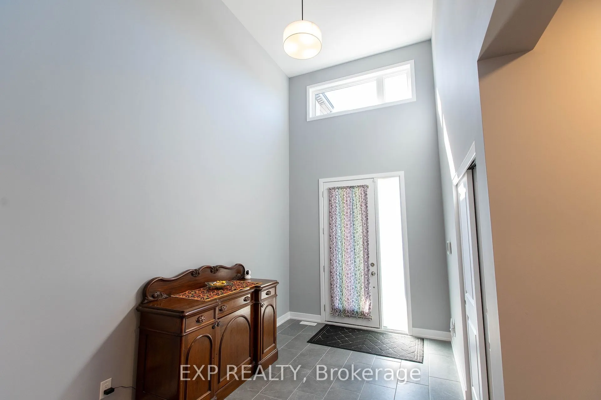 111 Frank Fisher Crescent