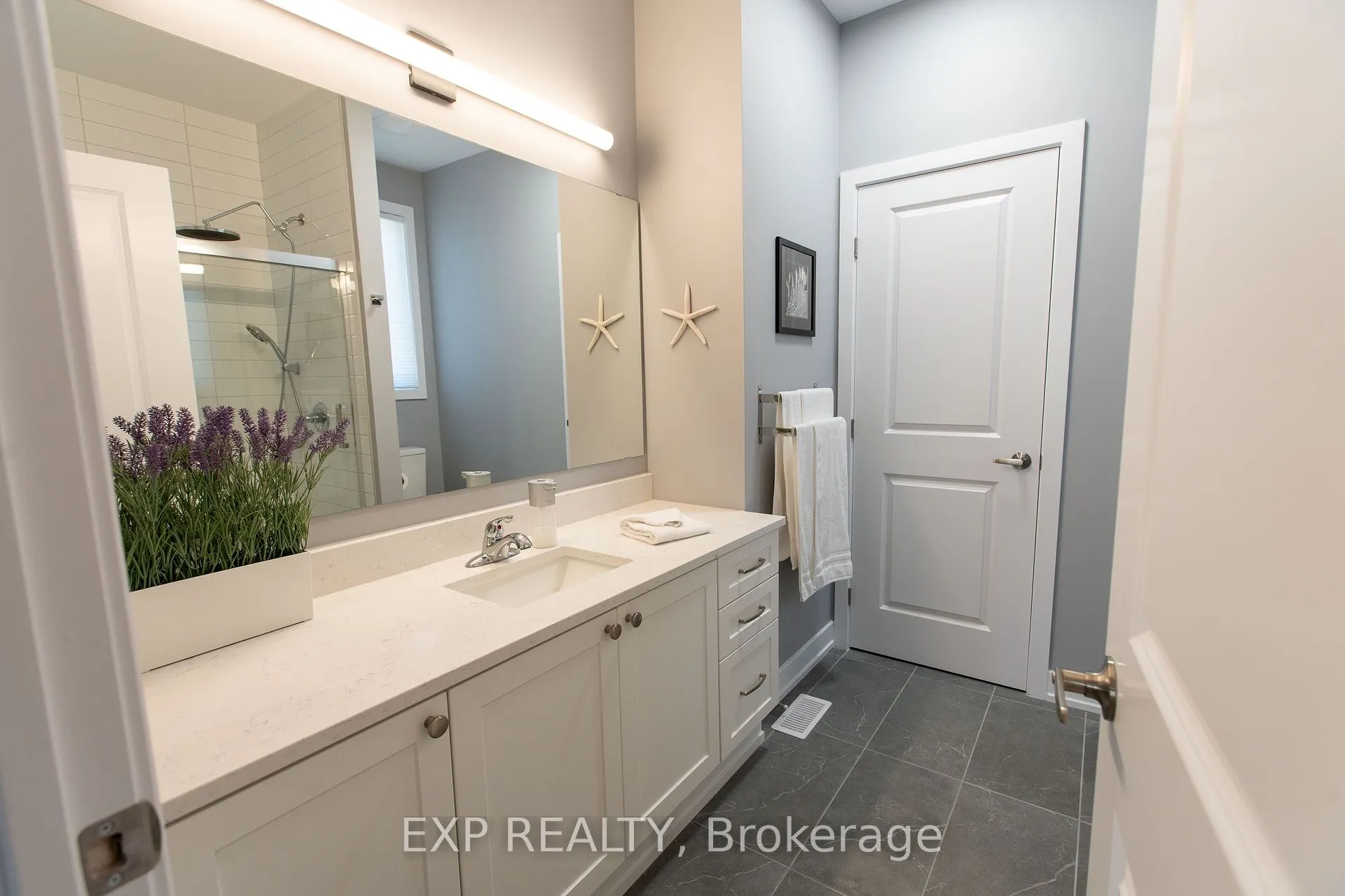 111 Frank Fisher Crescent