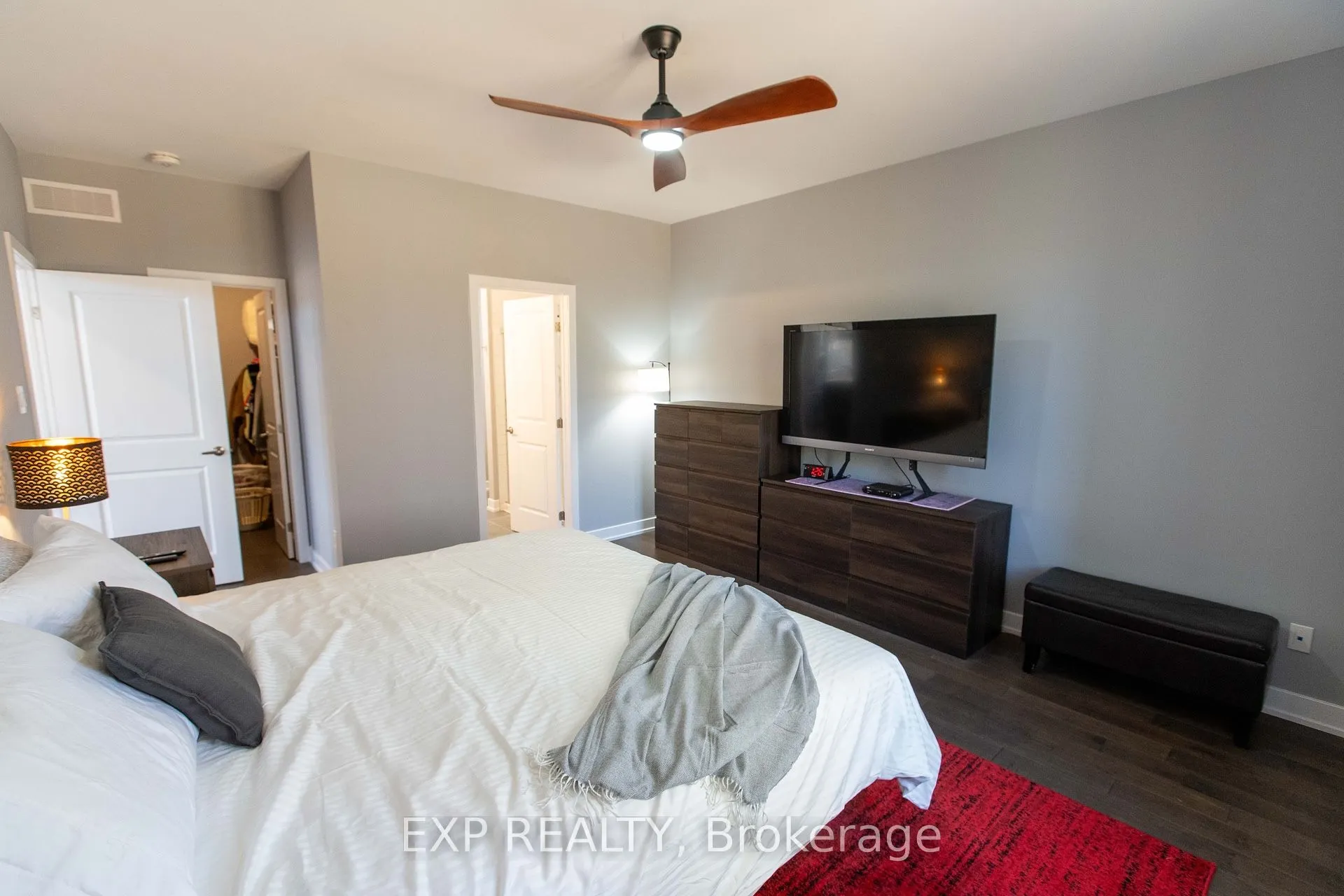 111 Frank Fisher Crescent