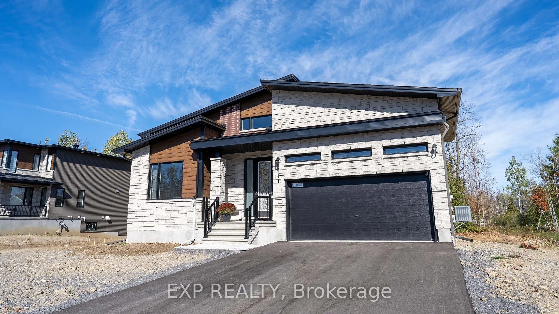 111 Frank Fisher Crescent