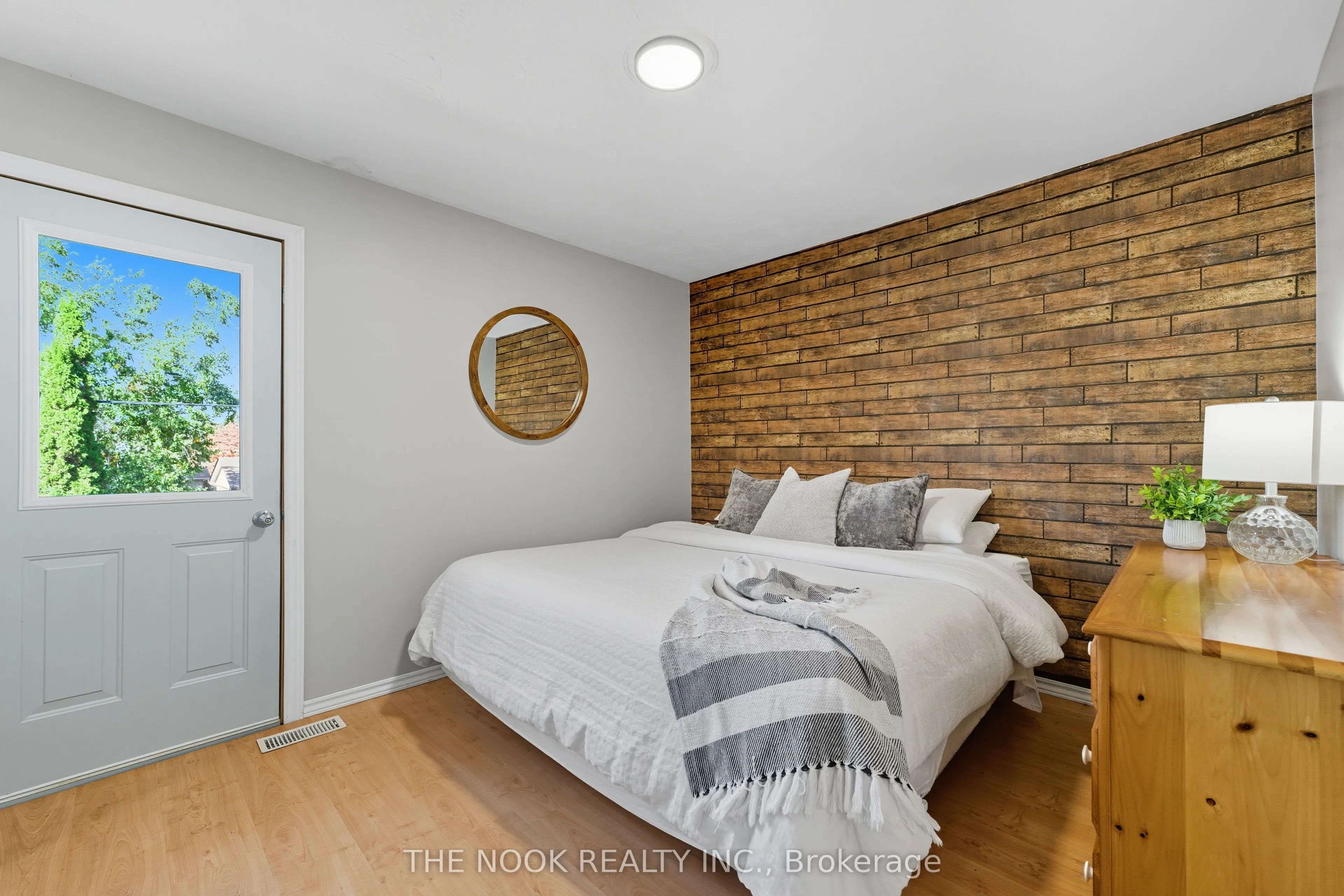 288 Collison Crescent