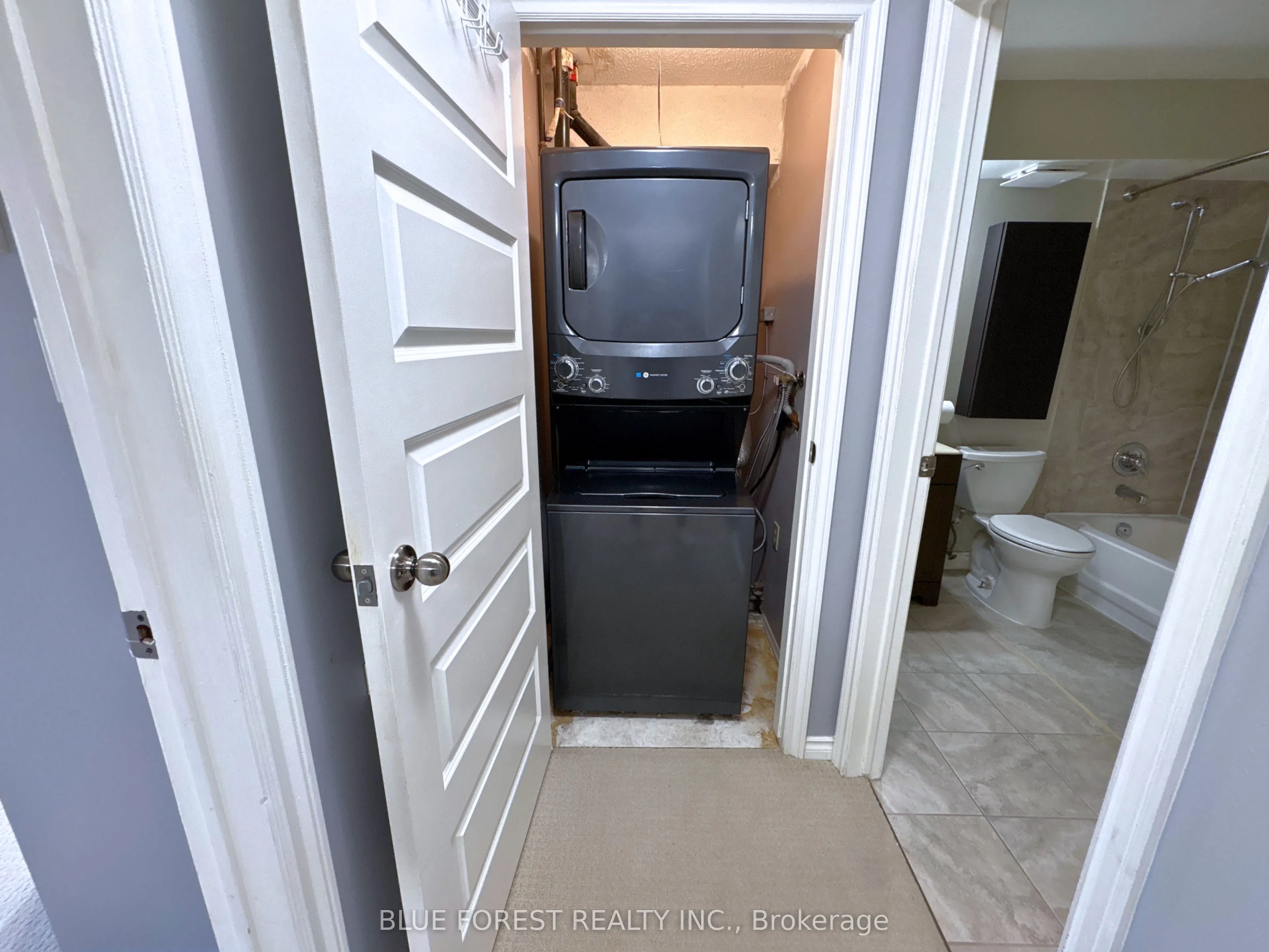 739 Deveron Crescent, #207