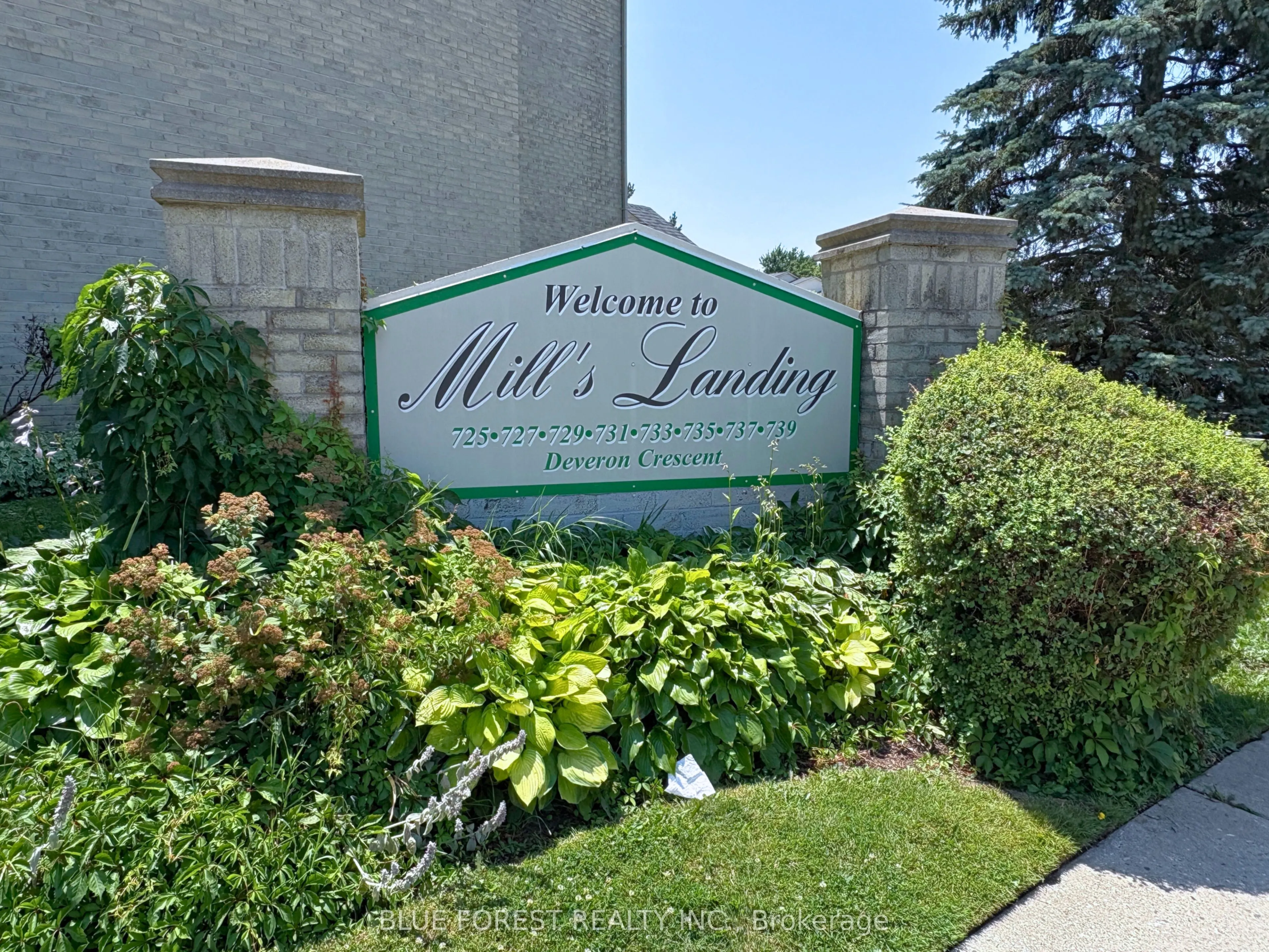 739 Deveron Crescent, #207