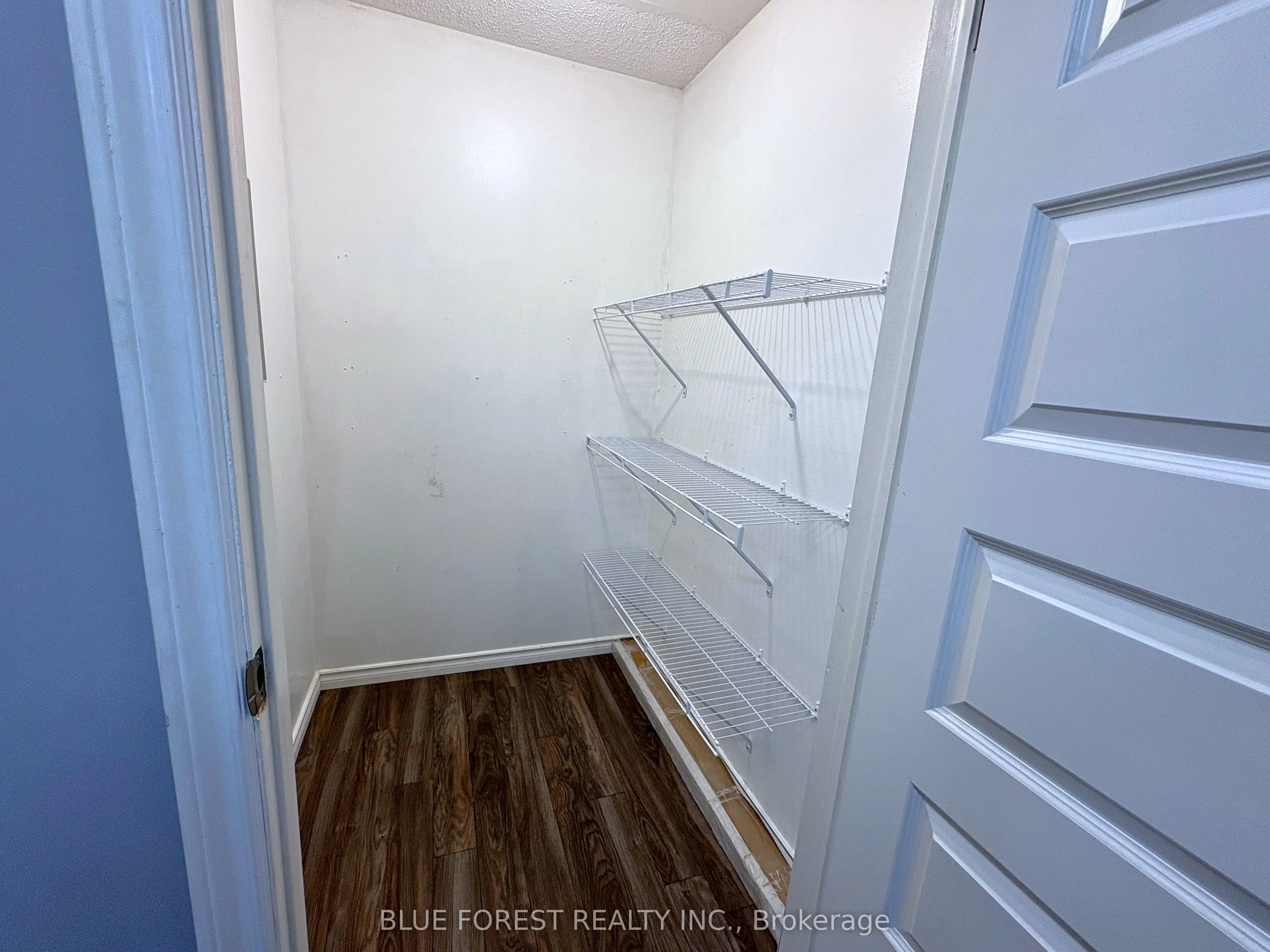739 Deveron Crescent, #207