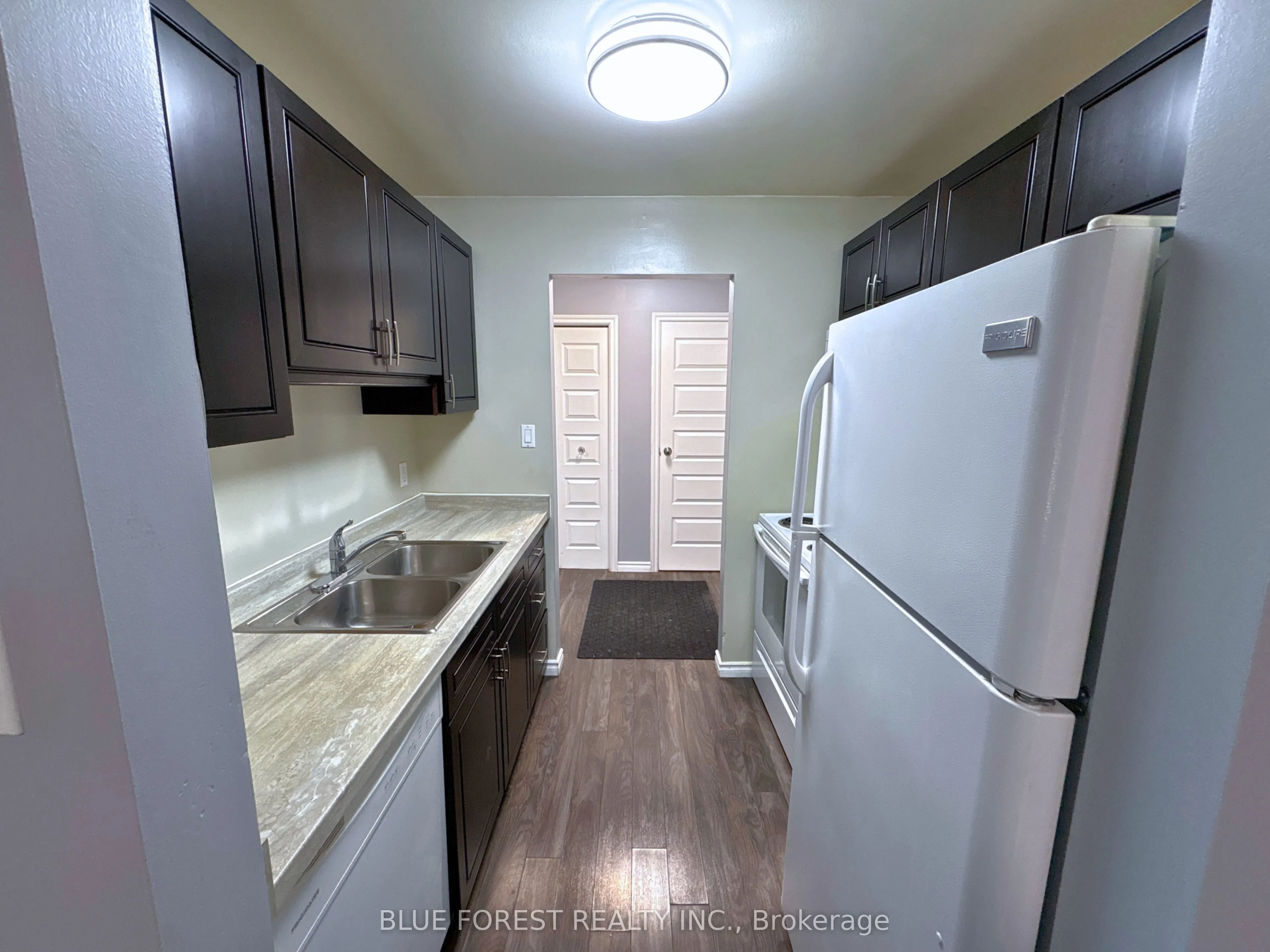739 Deveron Crescent, #207