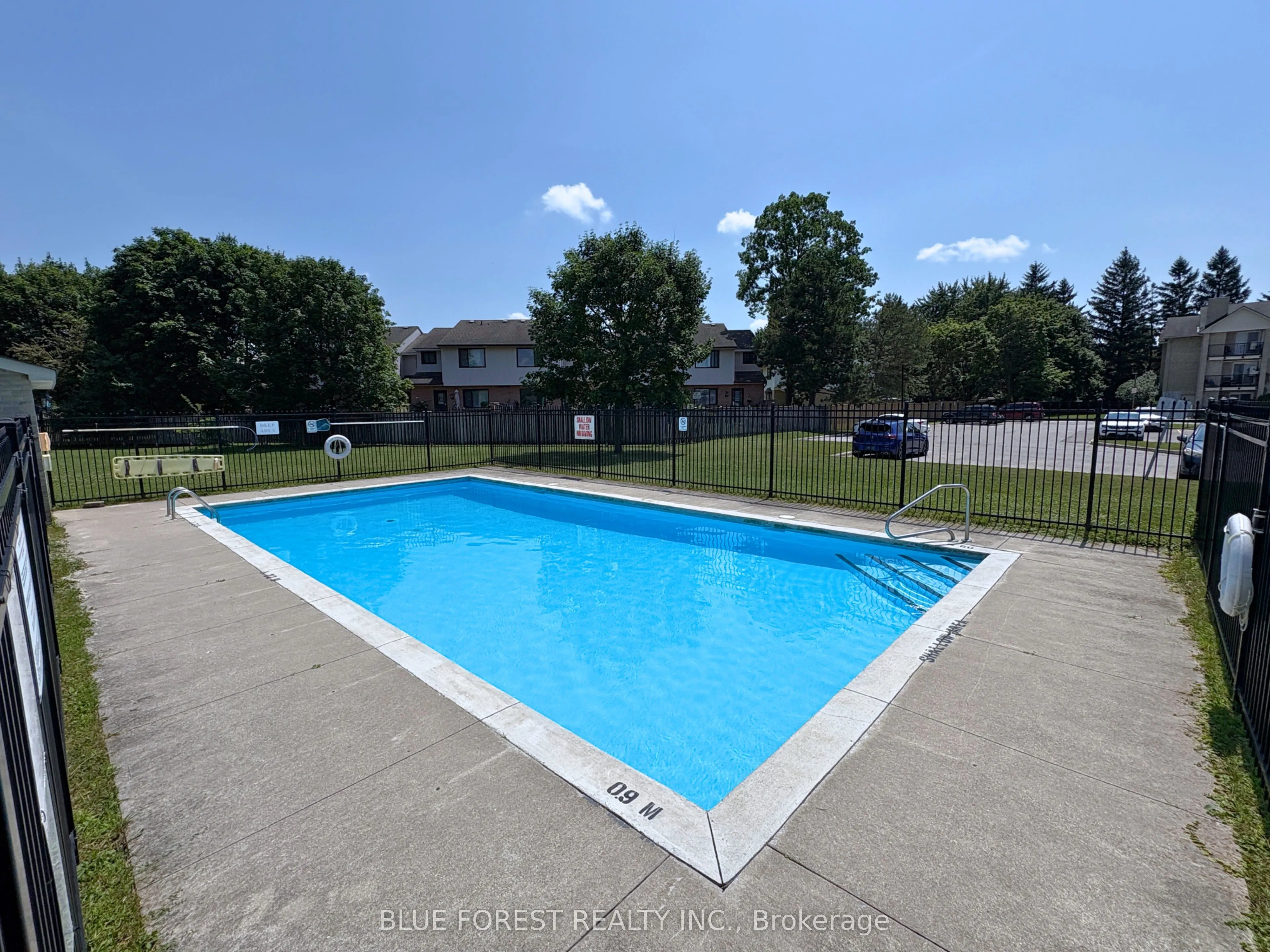 739 Deveron Crescent, #207