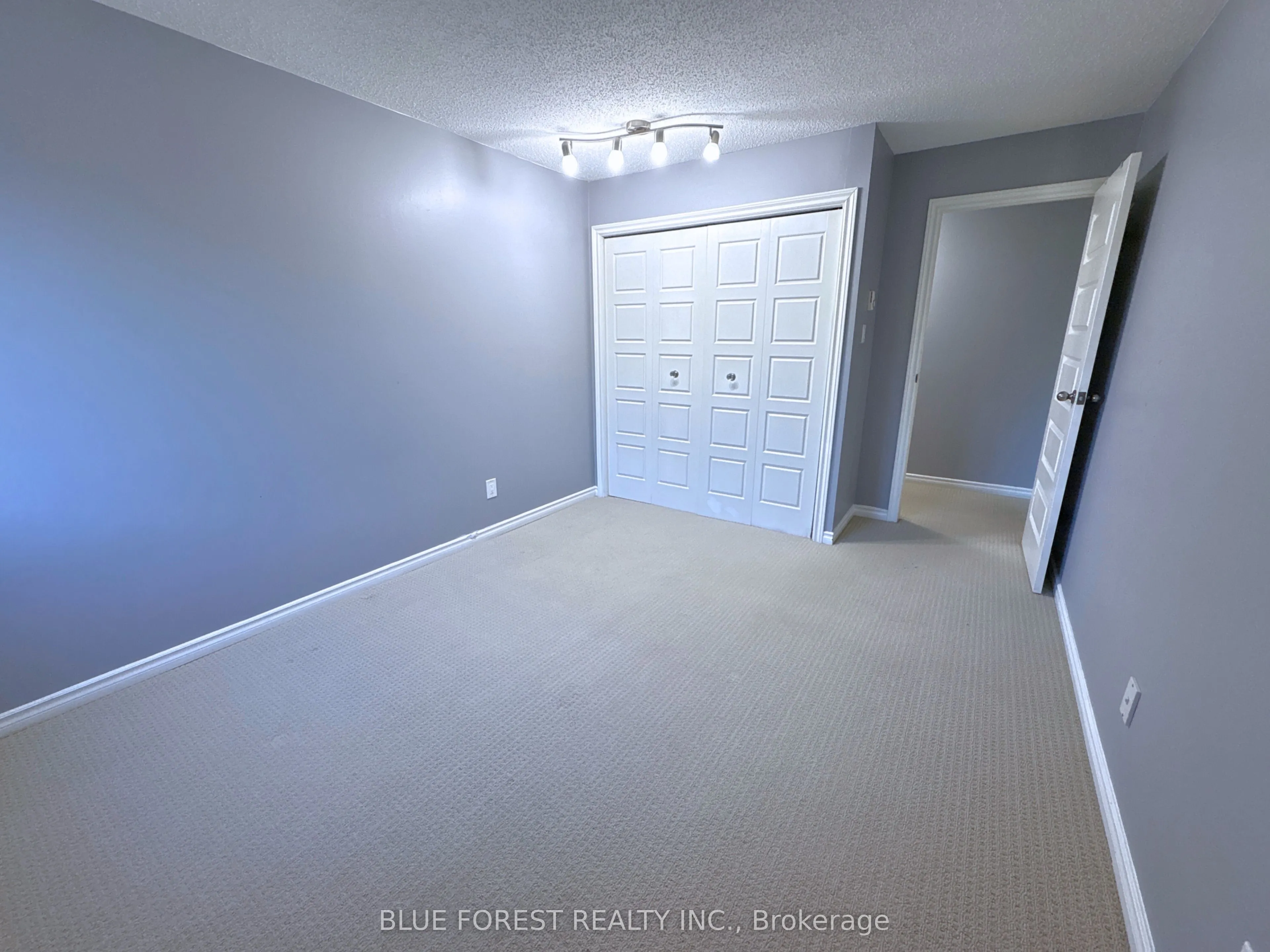 739 Deveron Crescent, #207