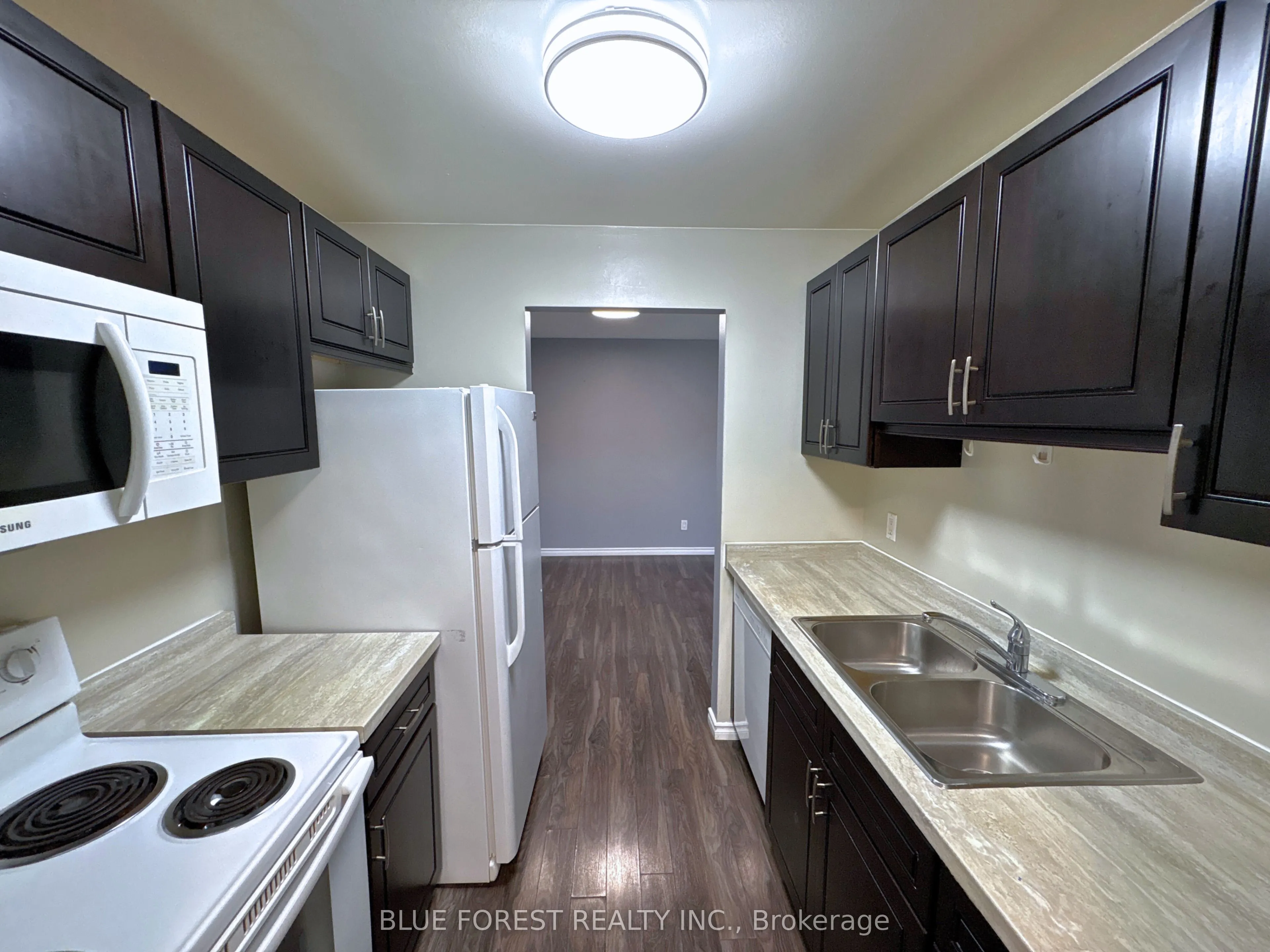 739 Deveron Crescent, #207