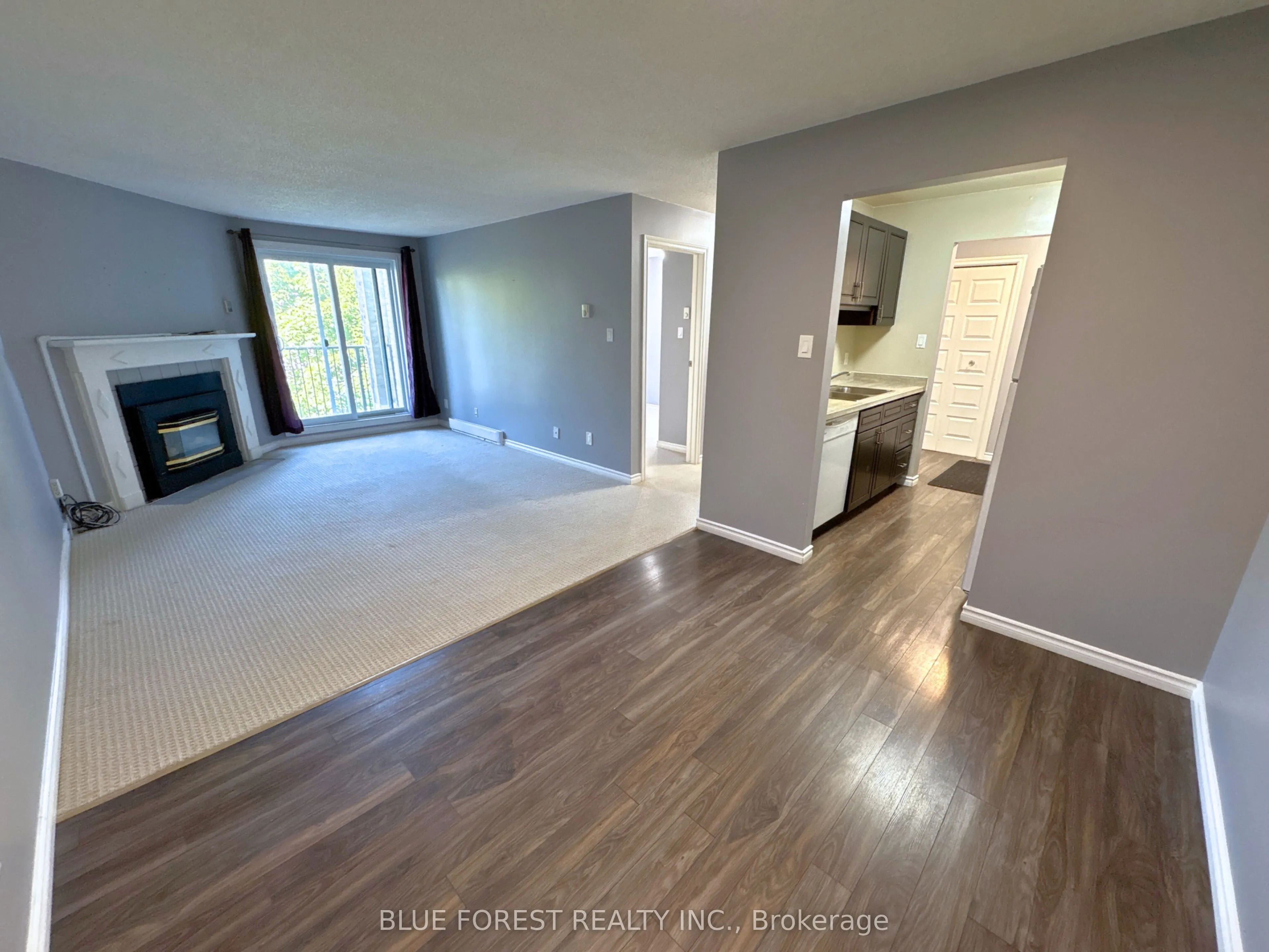 739 Deveron Crescent, #207