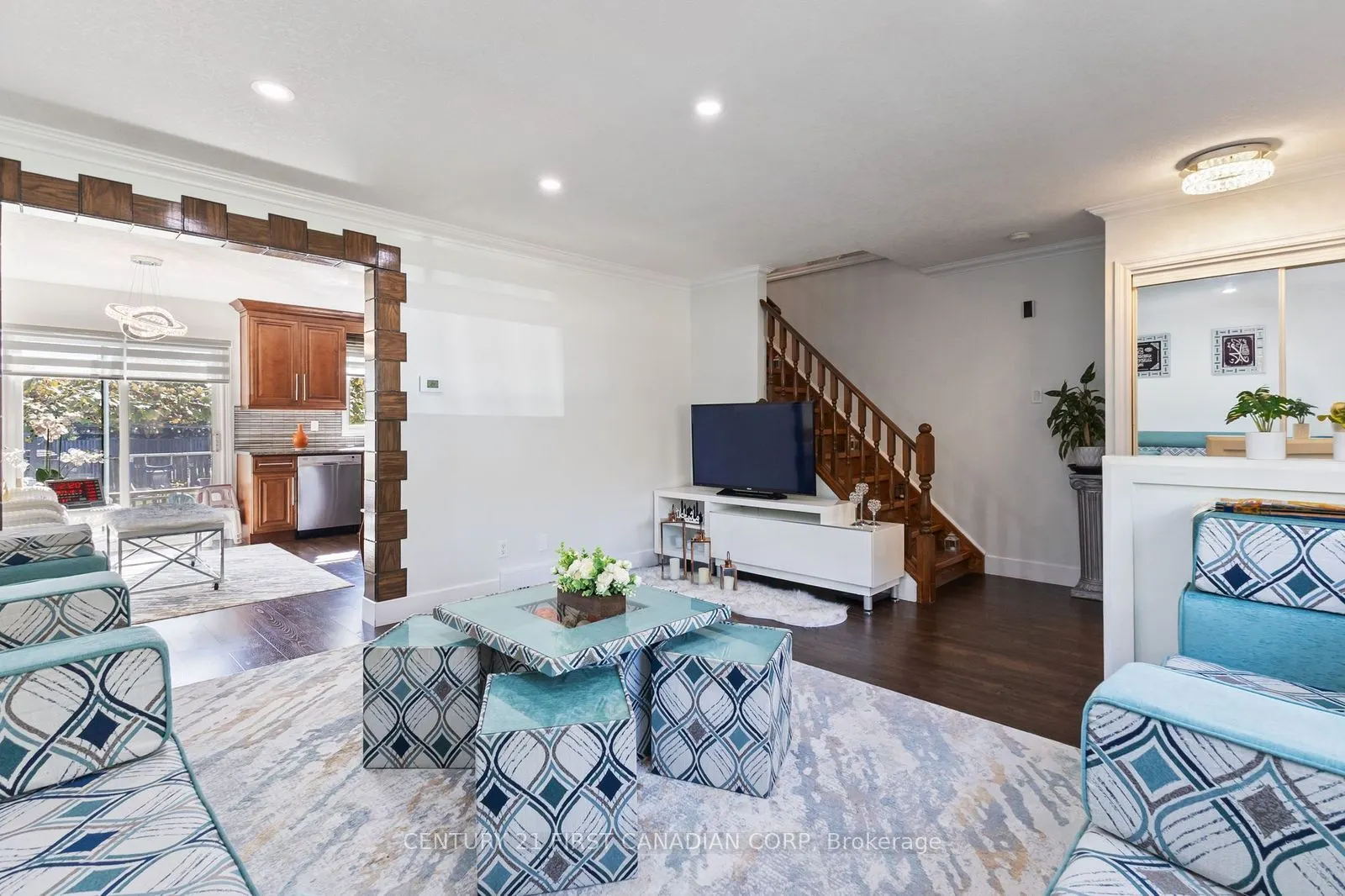 172 Golfdale Crescent