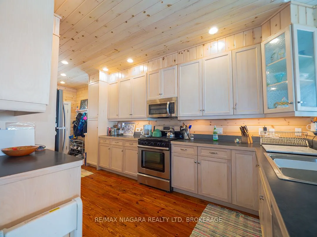 12895 Old Lakeshore Road W