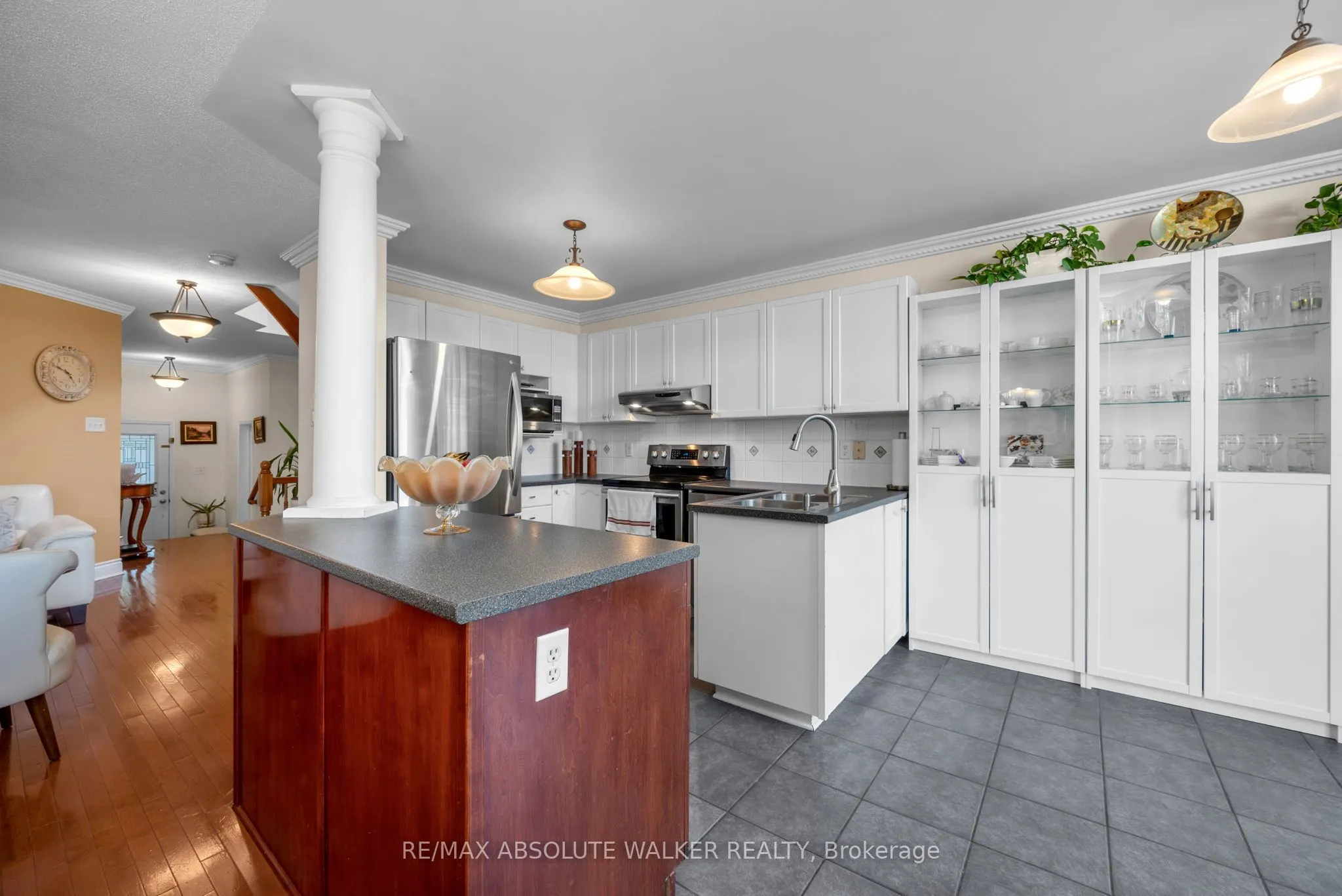 607 Aquaview Drive