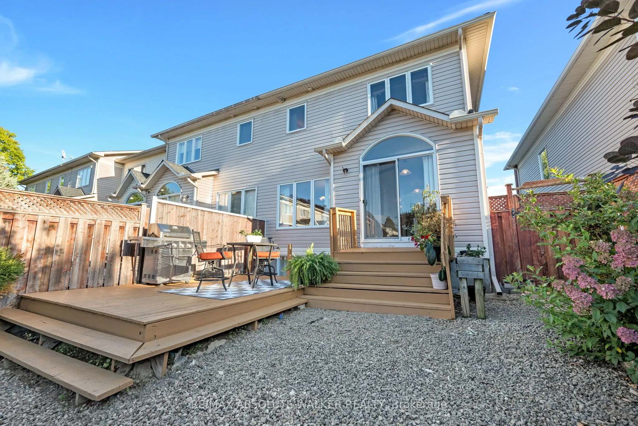 607 Aquaview Drive