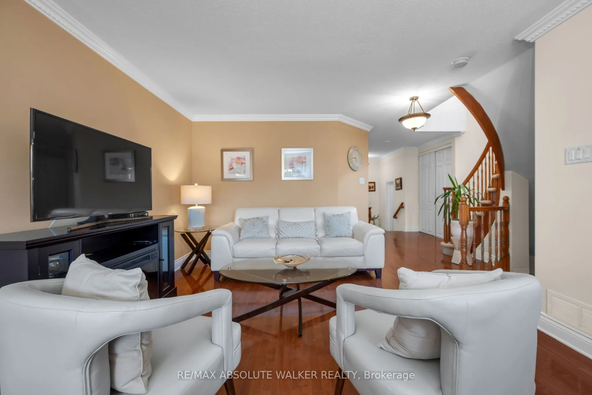 607 Aquaview Drive