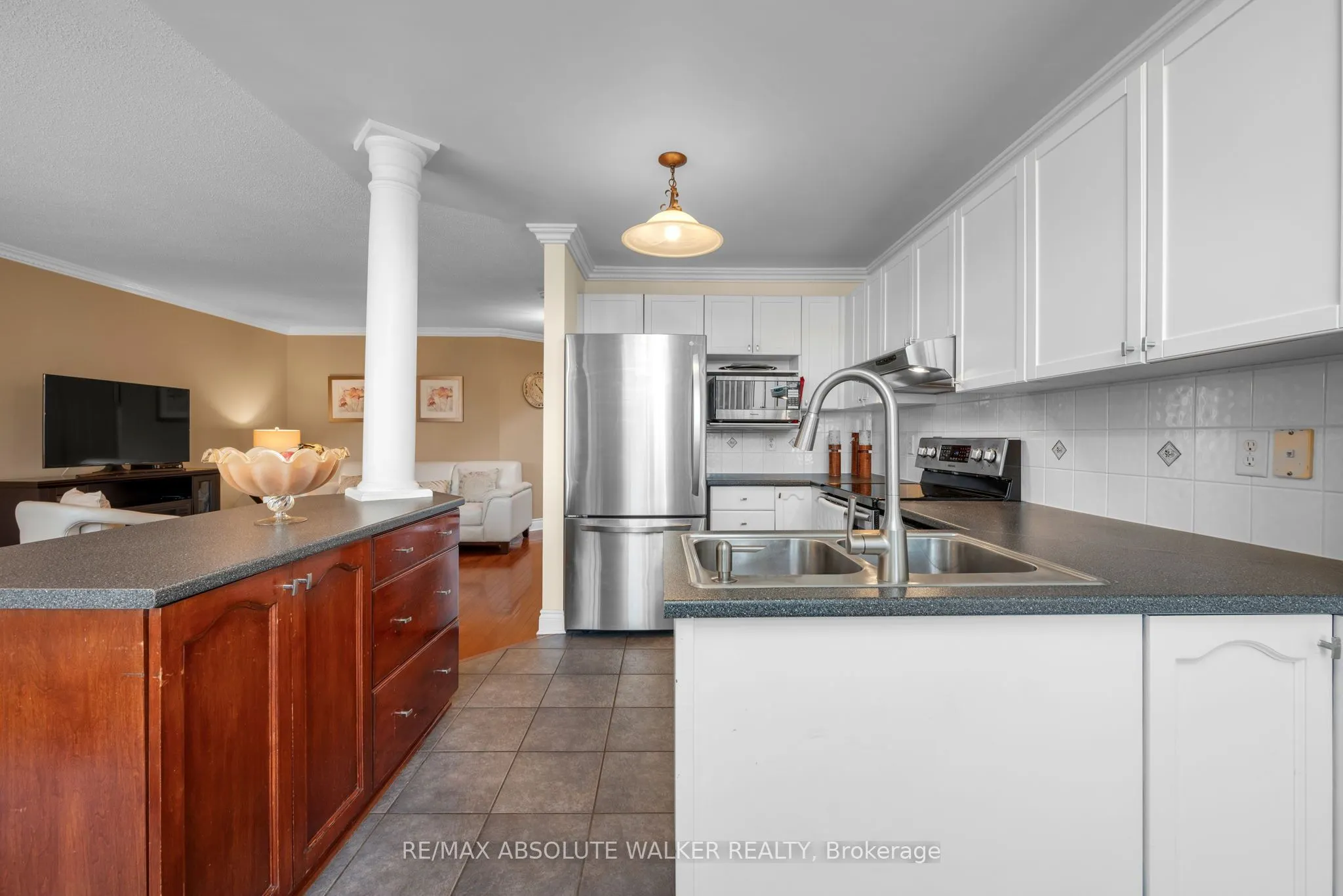 607 Aquaview Drive