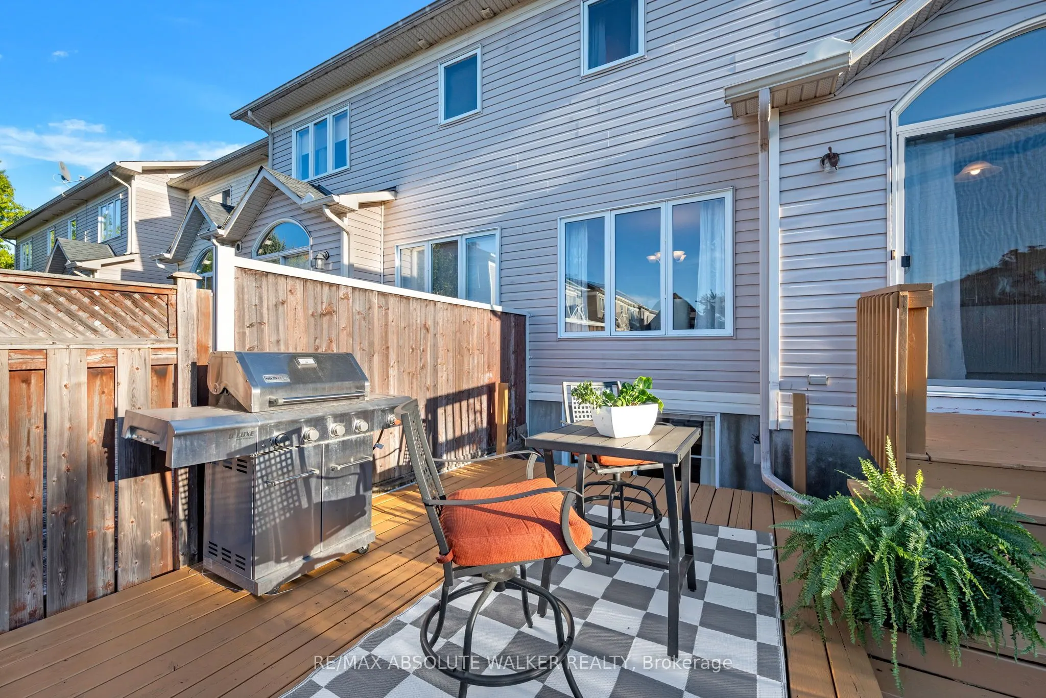 607 Aquaview Drive
