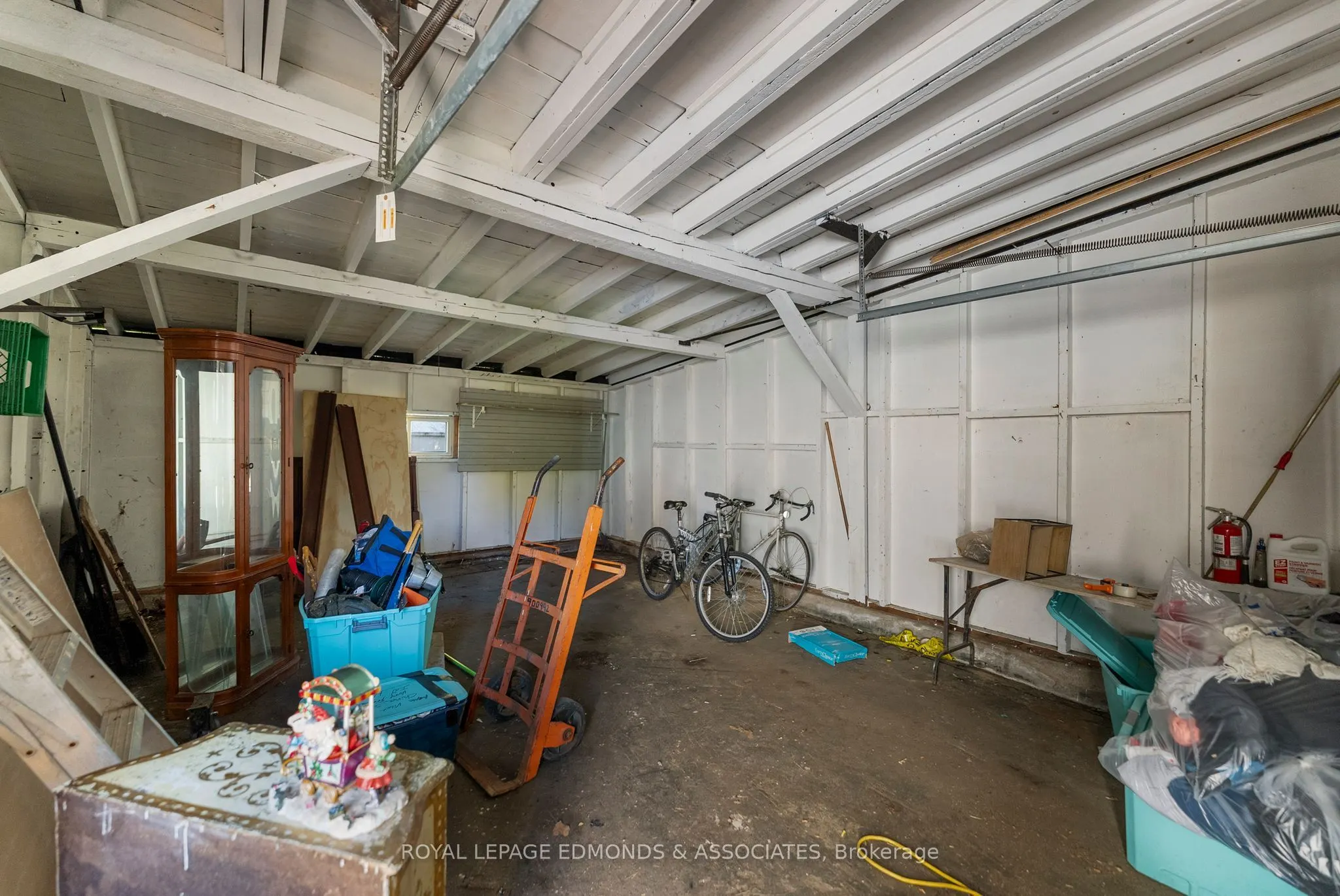 525 Boundary Road E