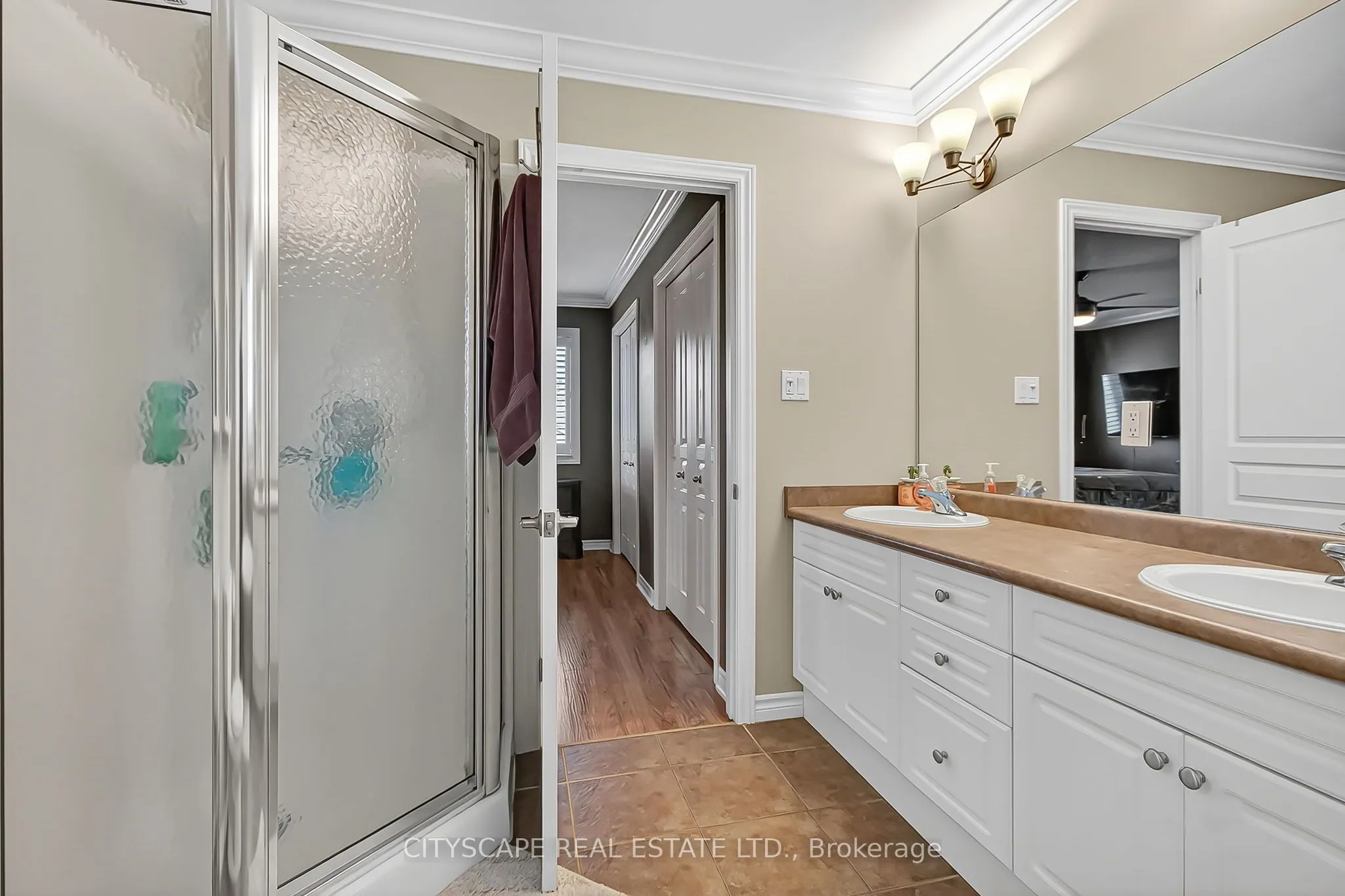1865 Bayswater Crescent