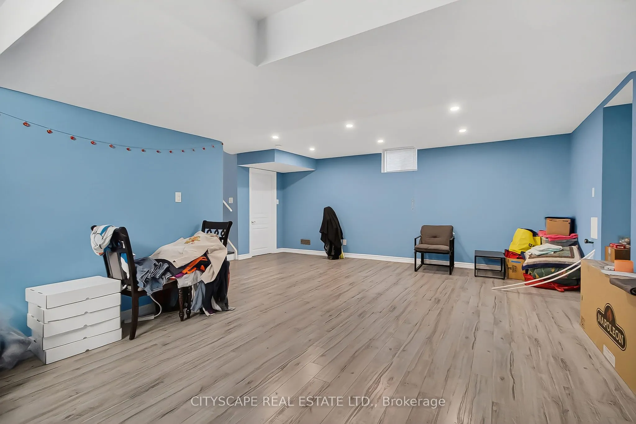 1865 Bayswater Crescent