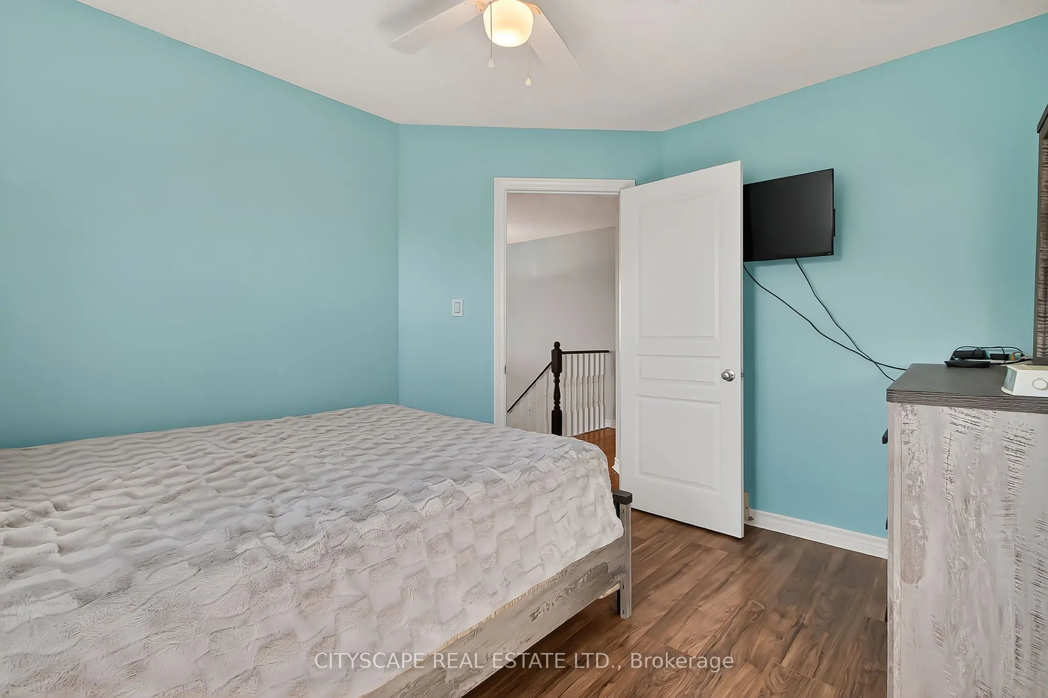 1865 Bayswater Crescent