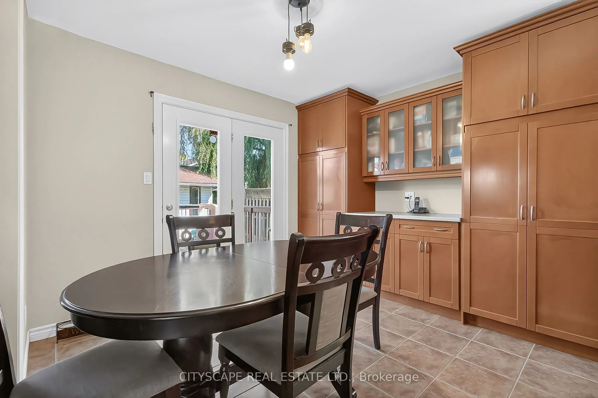 1865 Bayswater Crescent