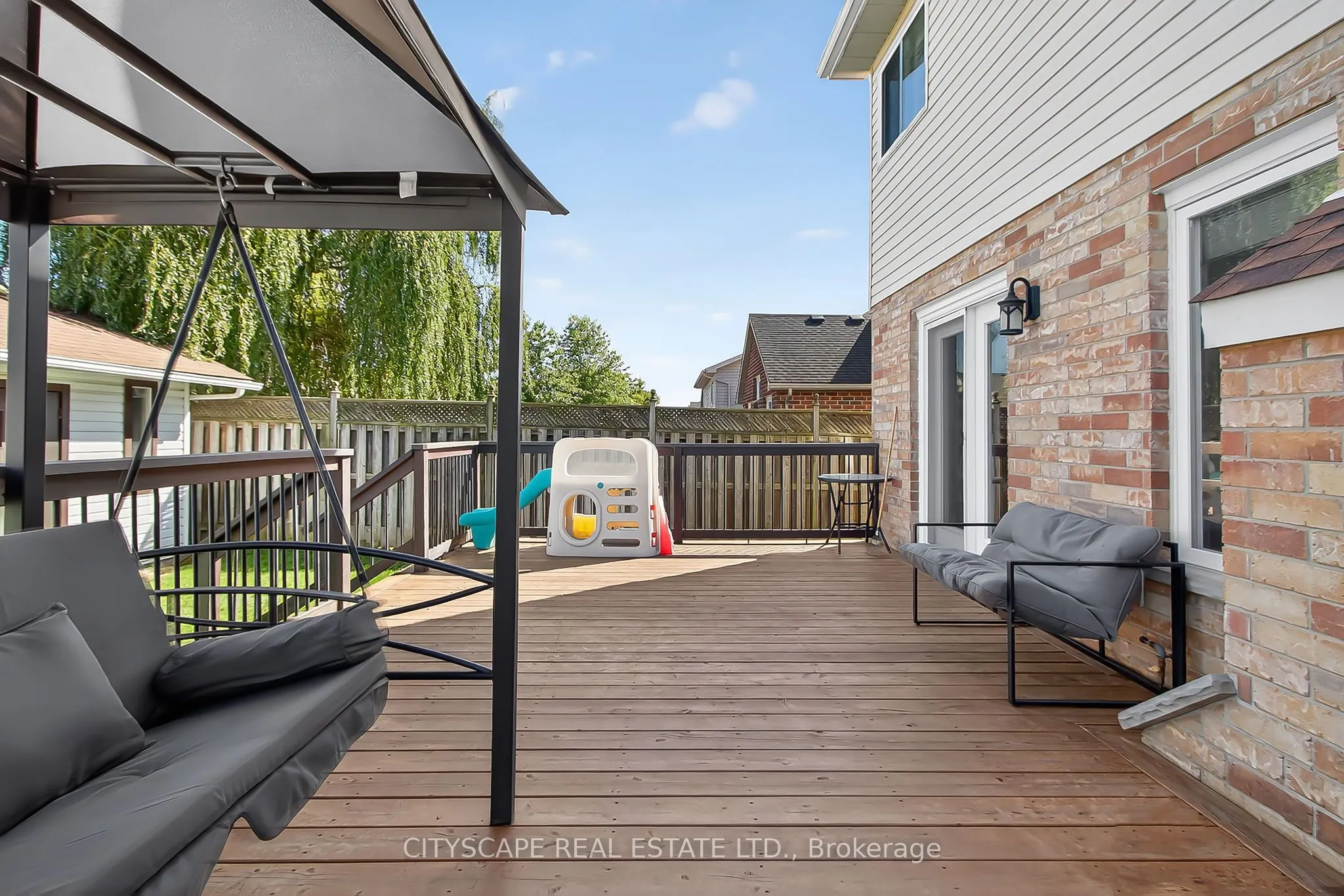 1865 Bayswater Crescent