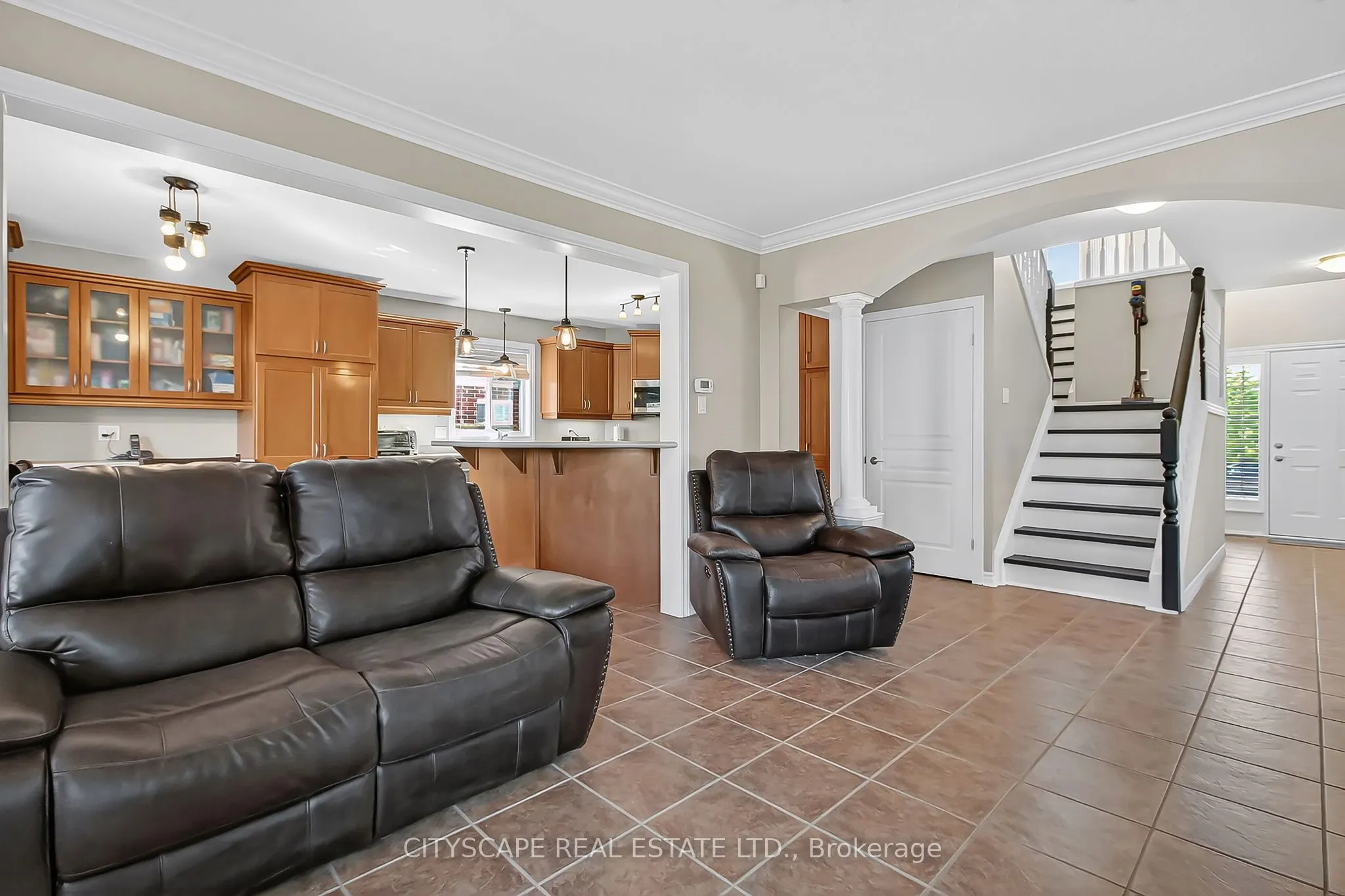 1865 Bayswater Crescent