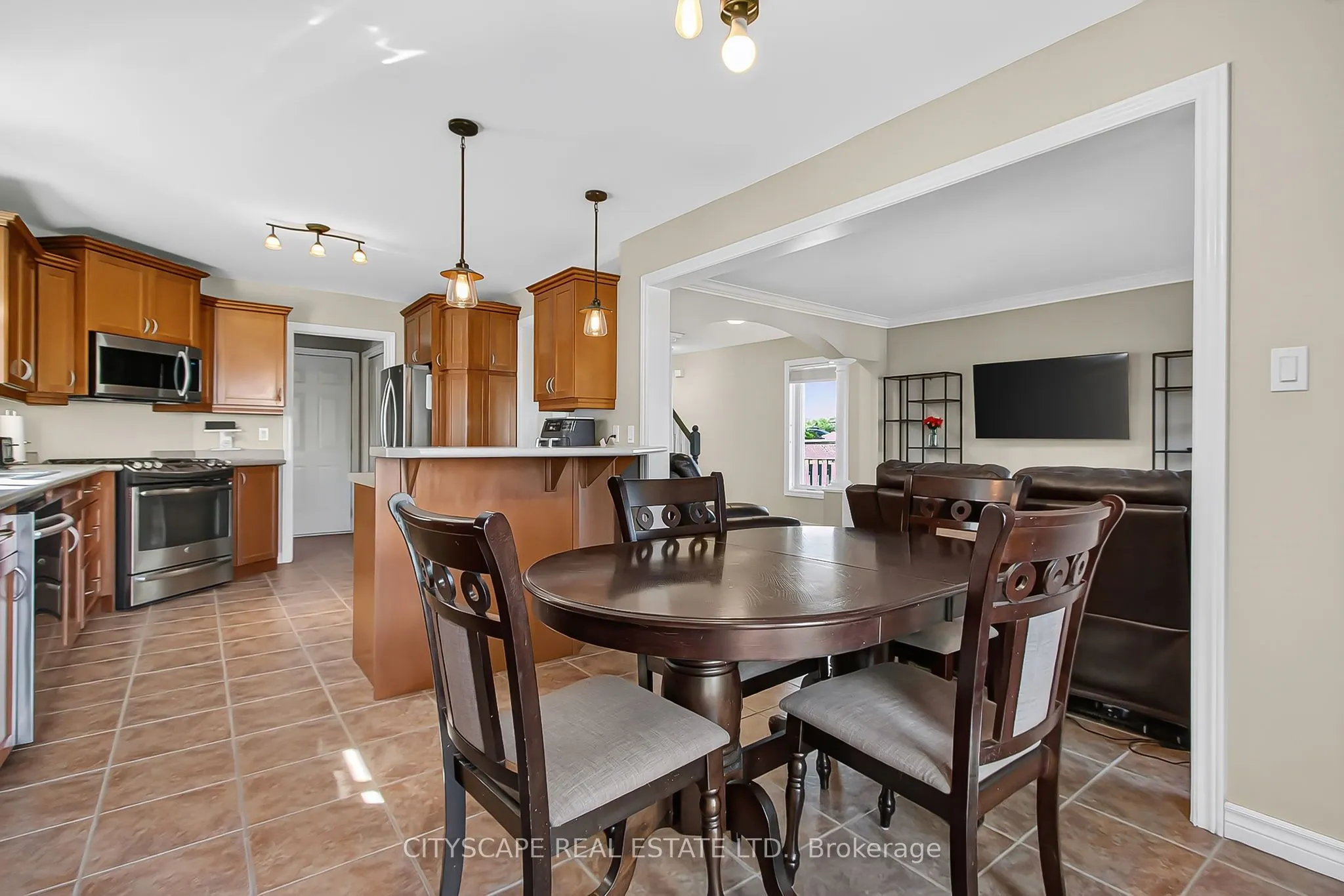 1865 Bayswater Crescent