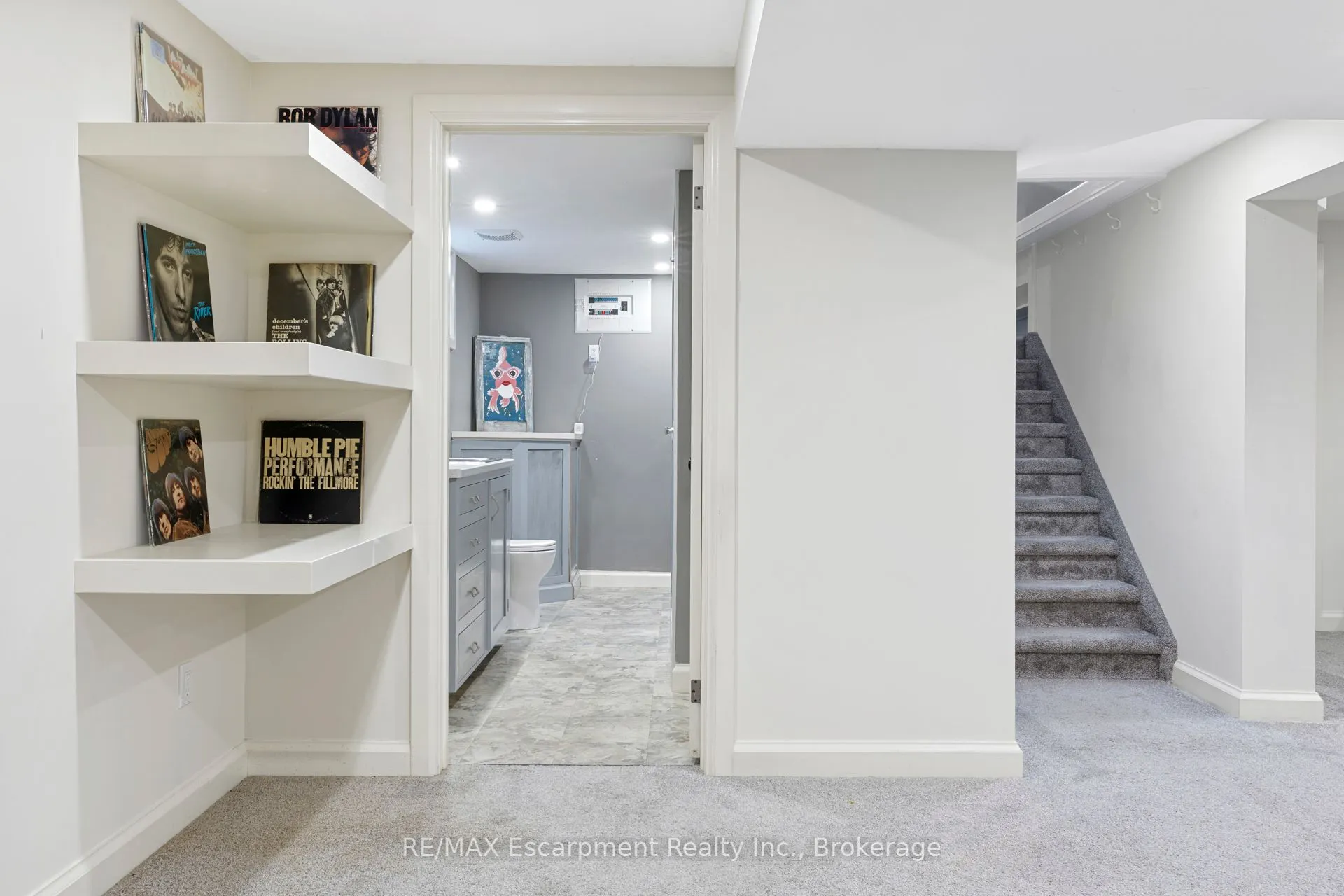 35 Tanager Drive