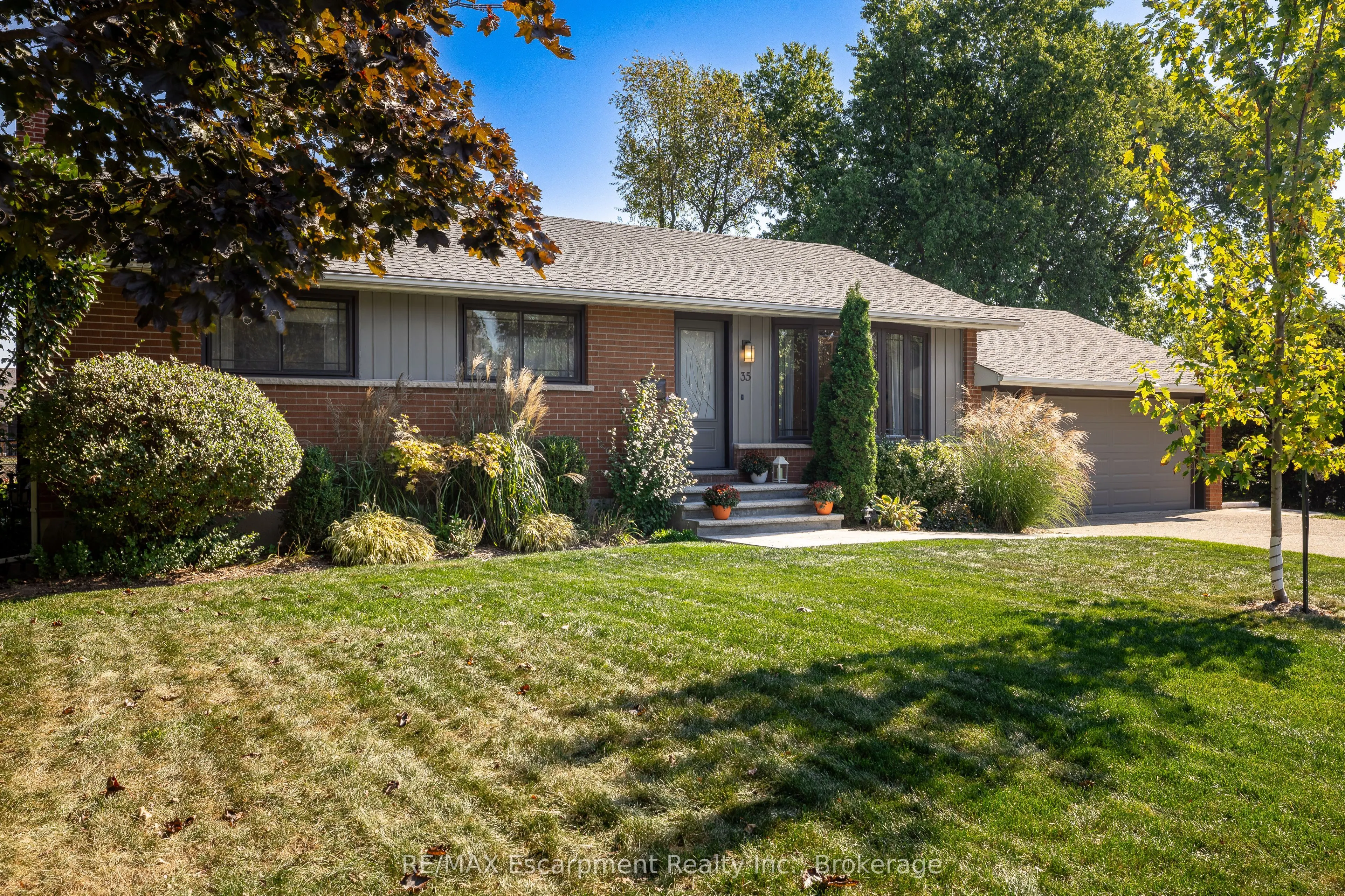 35 Tanager Drive